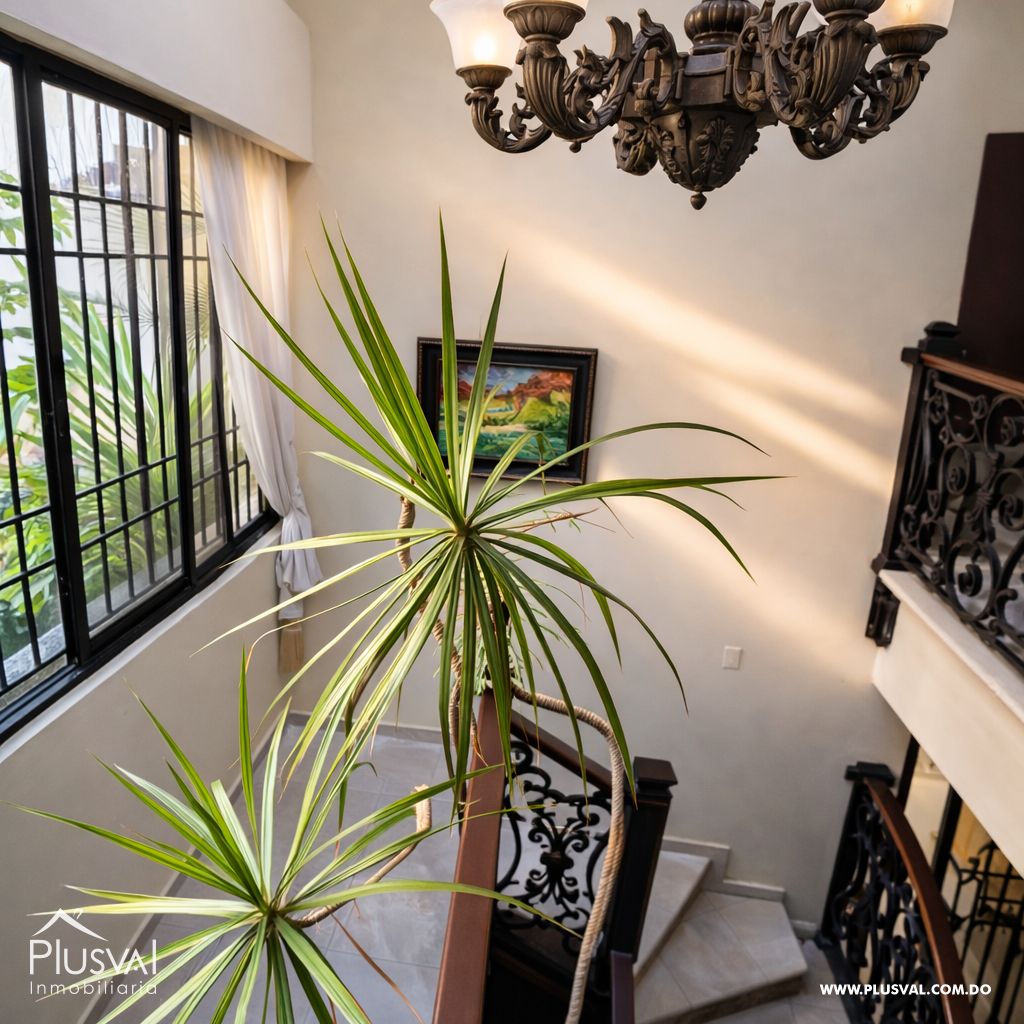 Casa moderna de 3 niveles con terraza y jacuzzi 487543