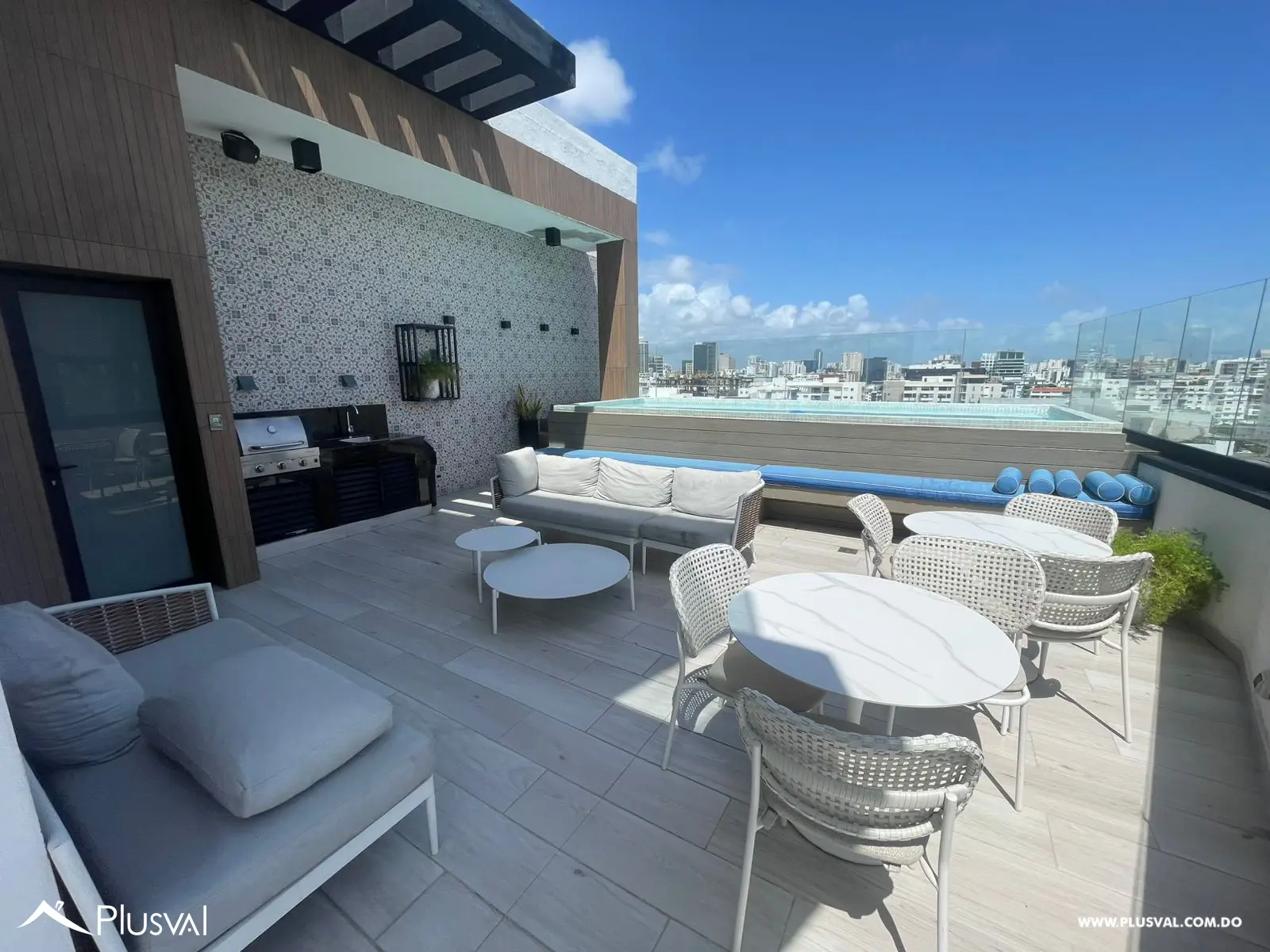 Amplio Penthouse en venta en Evaristo Morales 464430