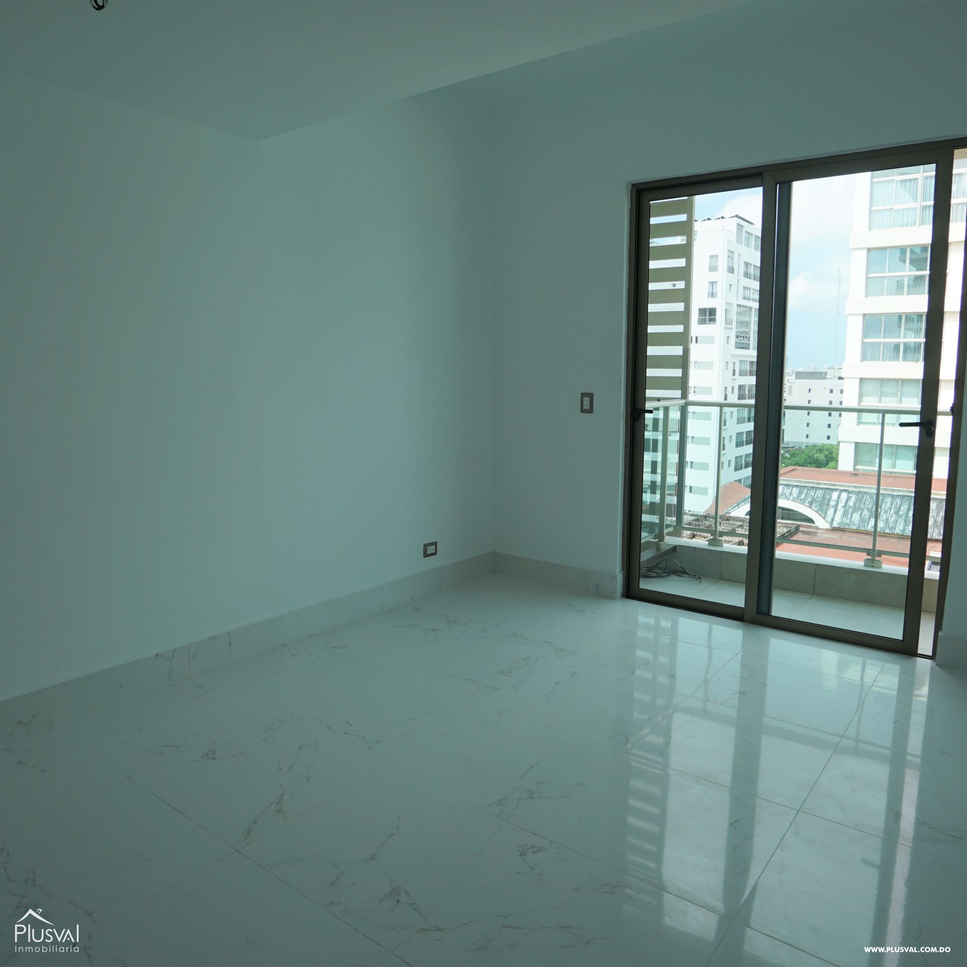 Apartamento en alquiler con linea blanca en Piantini 183089