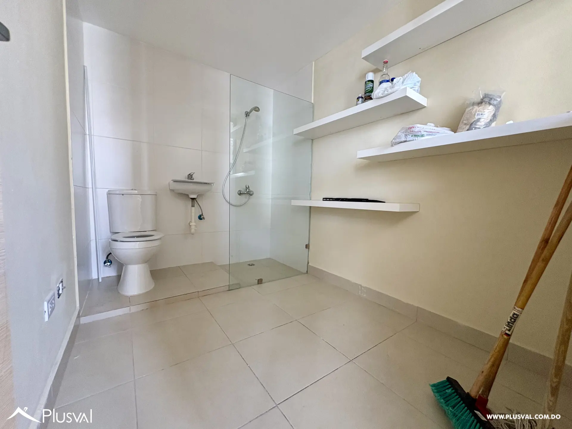 Apartamento en alquiler amueblado de 3 habitaciones y 3.5 baños en Piantini 467336