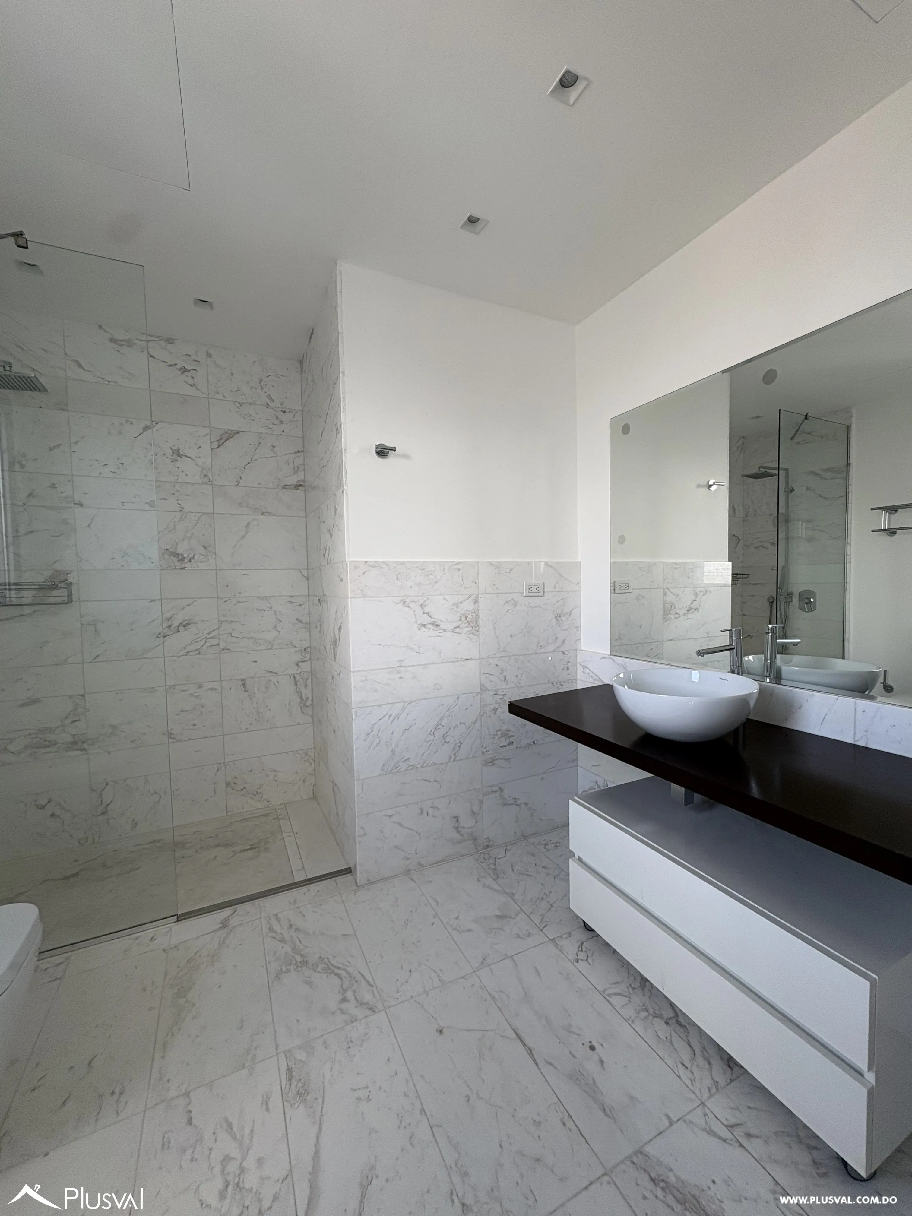 Lujoso apartamento en venta en plena Anacaona en piso alto 482009