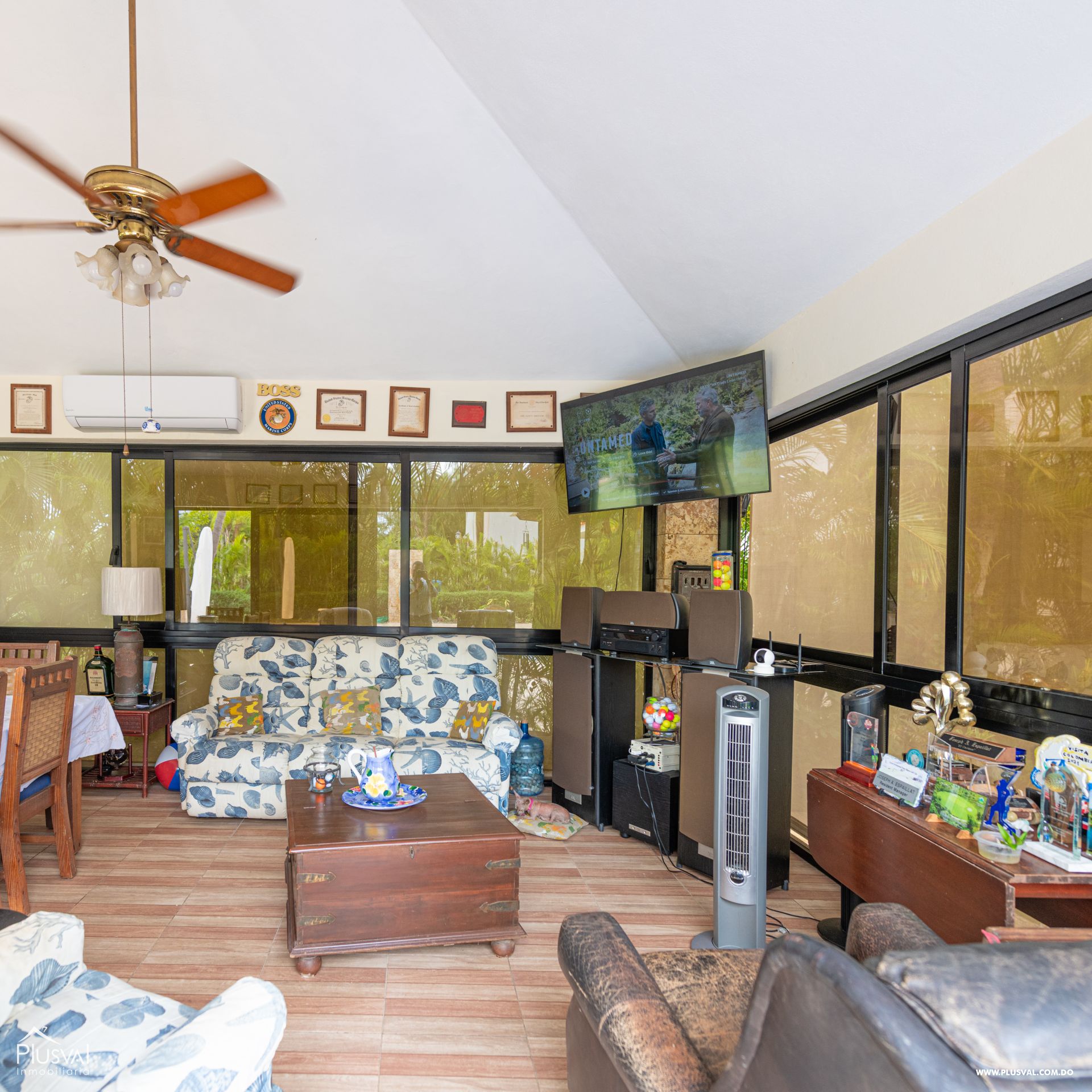 Villa en venta en metro Country Club con piscina privada y vista al campo de golf 456532