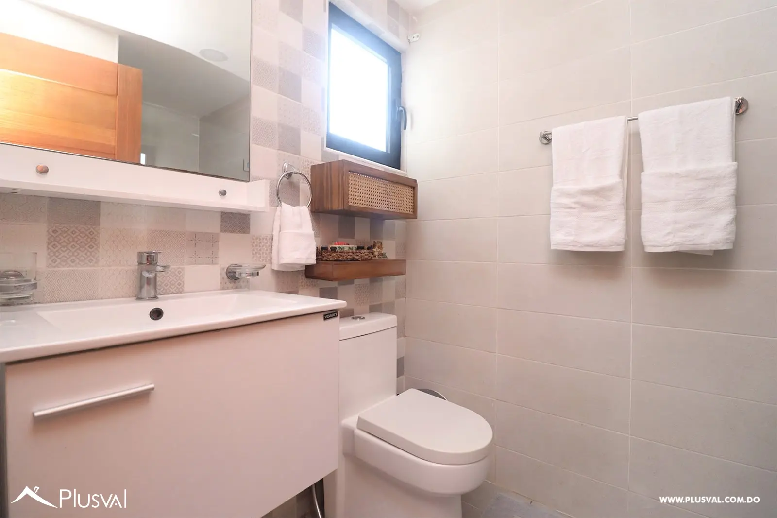 Venta de apartamento en moderna torre de Evaristo Morales 535850