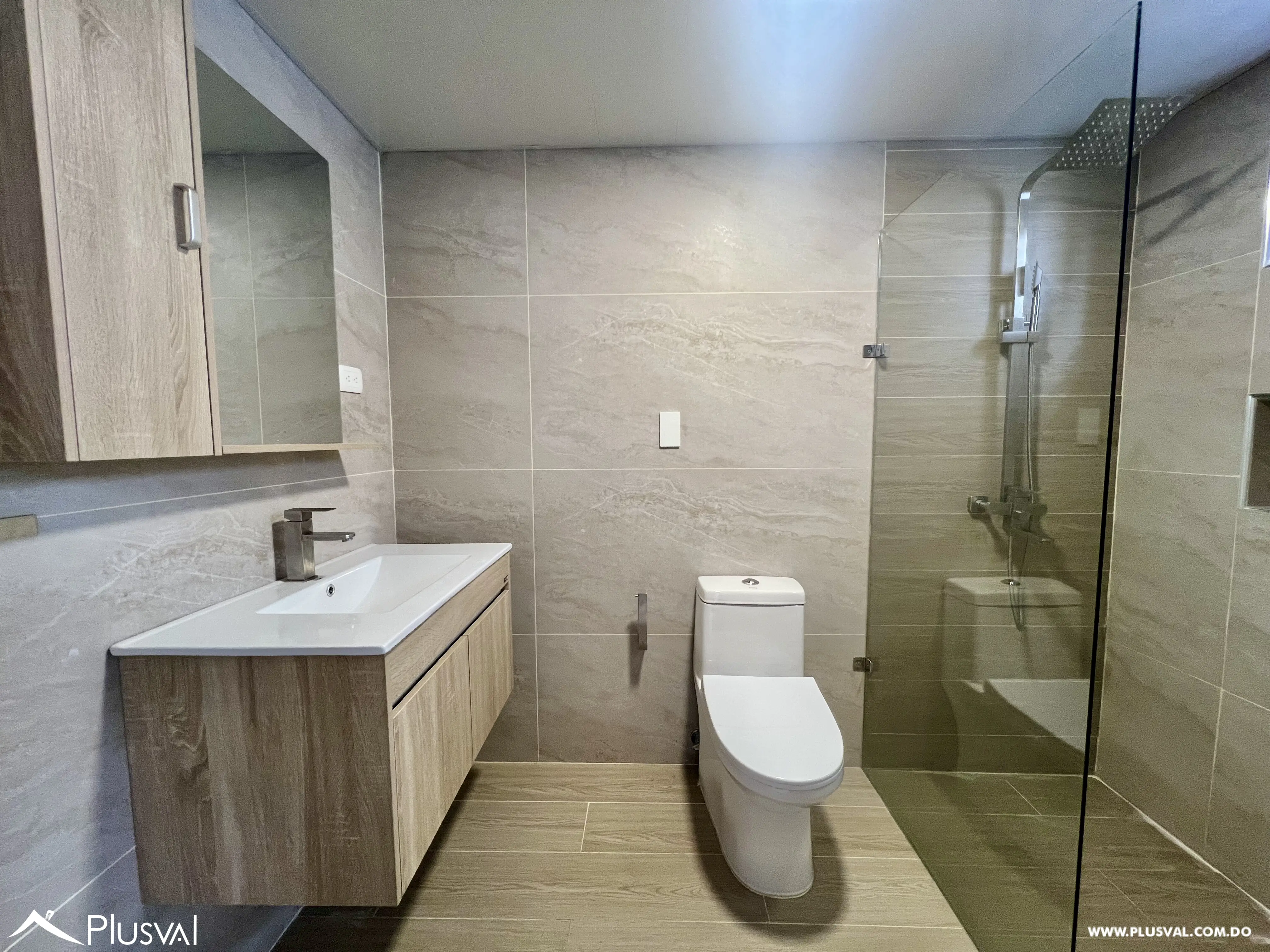 Apartamento con Estudio en Alquiler  Ens. Paraíso 461518