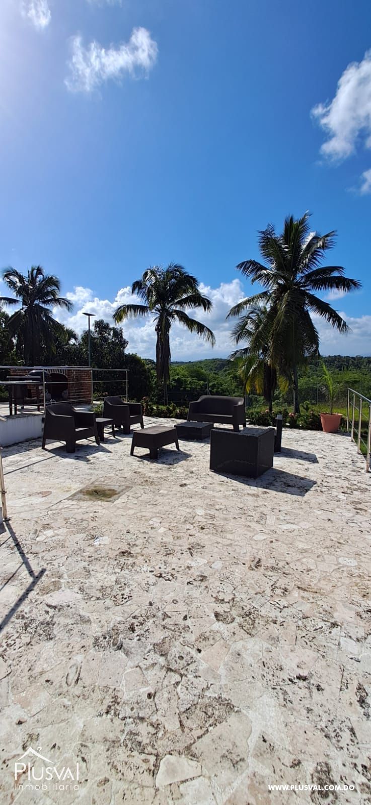 Villa de dos niveles en alquiler en Haina 473001