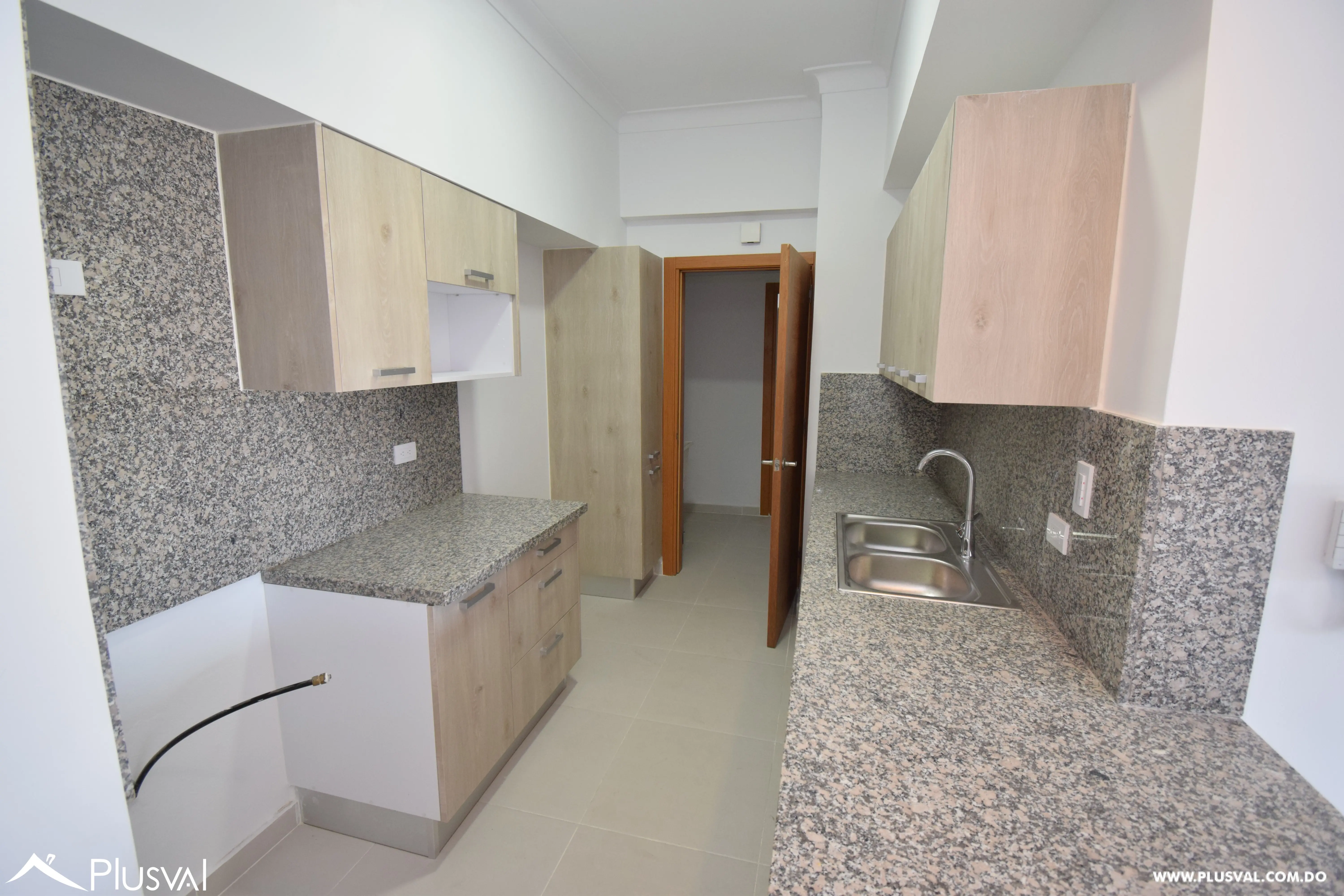 Apartamento en alquiler de 2 habitaciones mas estudio 487644