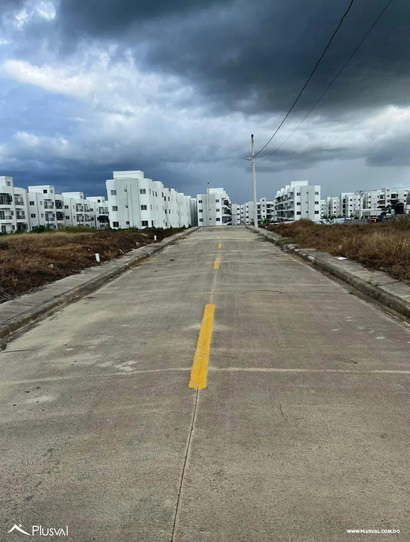 ¡Oportunidad de Inversión! Se vende solar de 200 m² con título en Residencial Moraima Norte 453514