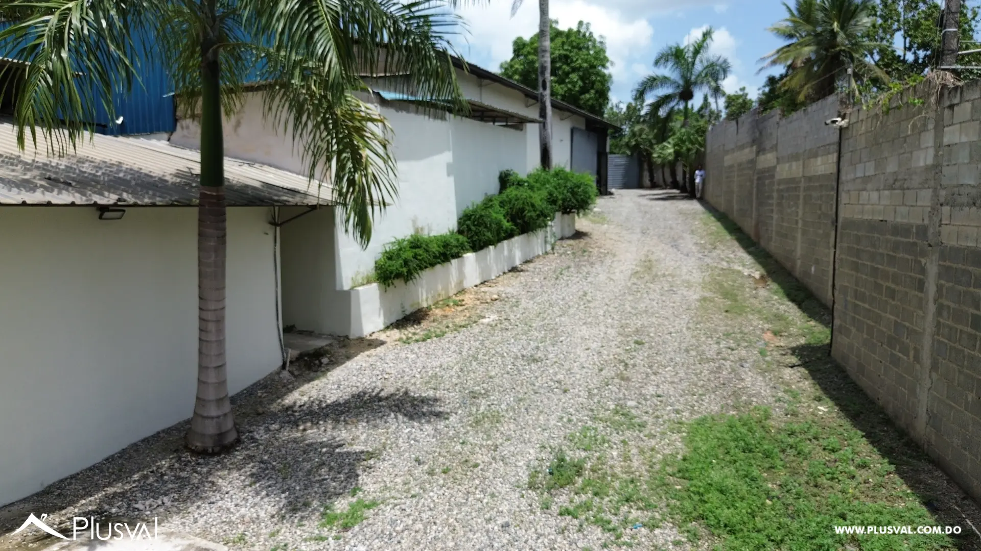 Propiedad en venta con almacén y casa de 6 habitaciones 519468