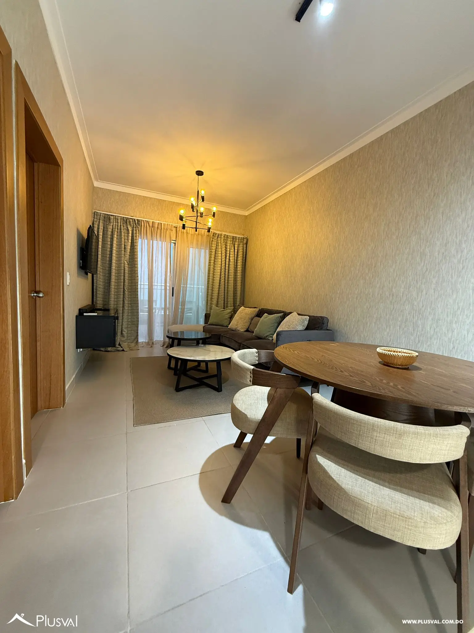 Alquiler de apartamento totalmente amueblado en Evaristo Morales 474085