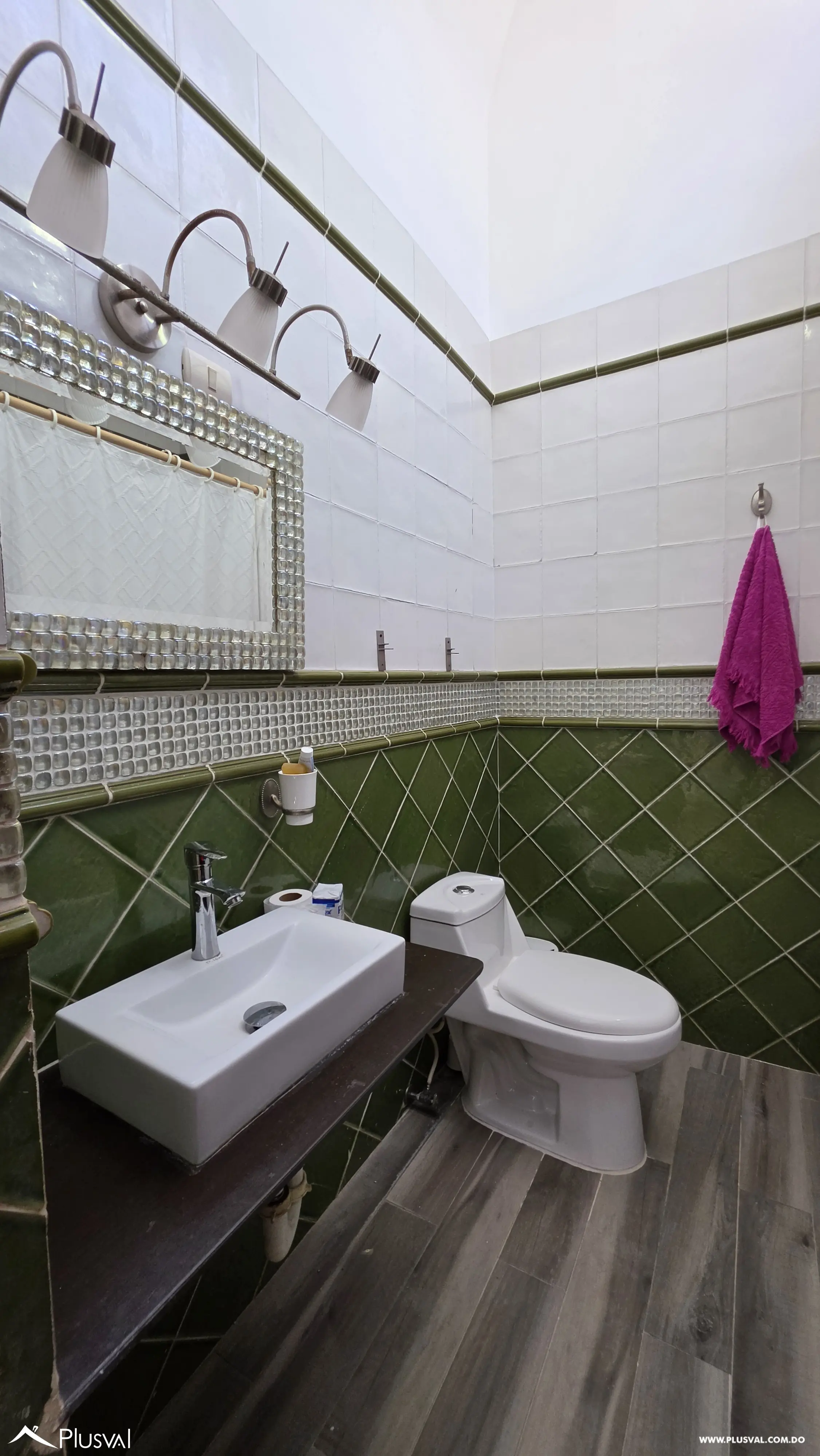 Buscas Espacio, Tranquilidad y Ubicación Céntrica: La Casa Ideal para tu Familia", La Esperilla 521336