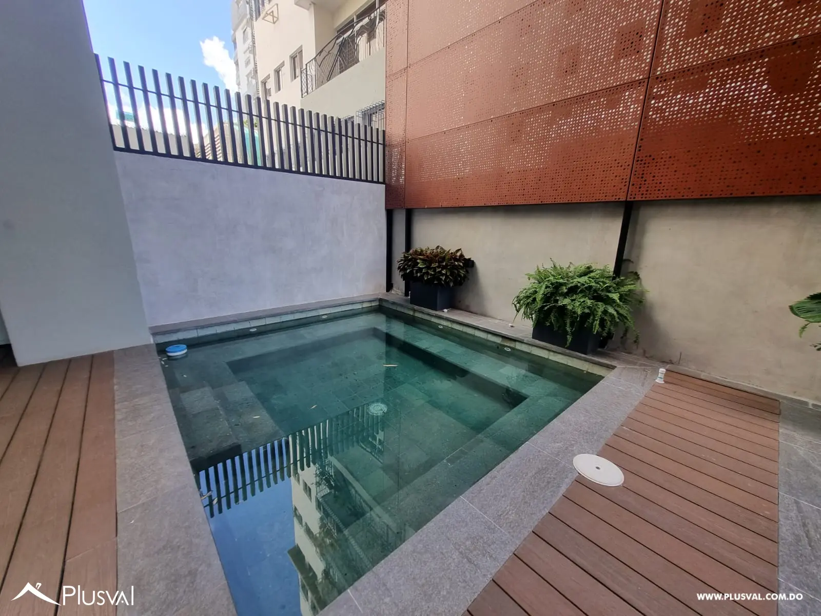 Apartamento en venta en Piantini piso 11 vista parcial al mar 504031