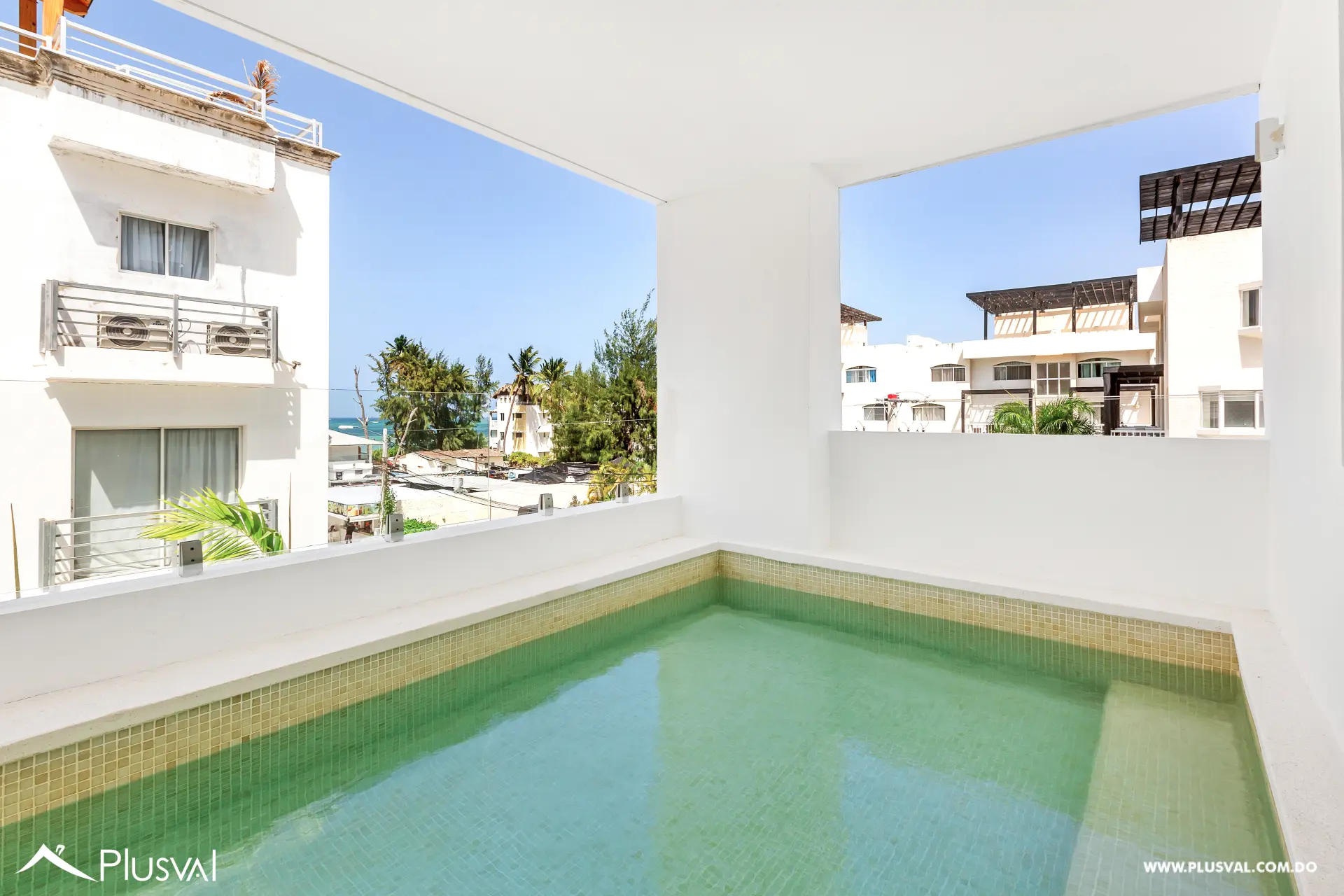 Apartamento frente al mar con terraza y jacuzzi privado en Los Corales, Bávaro 487753