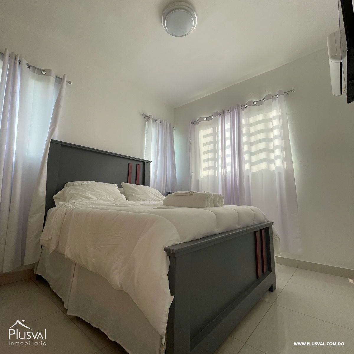 Apartamento amueblado en cuarto piso, con 76.18 m2 en terraza de techo 424387