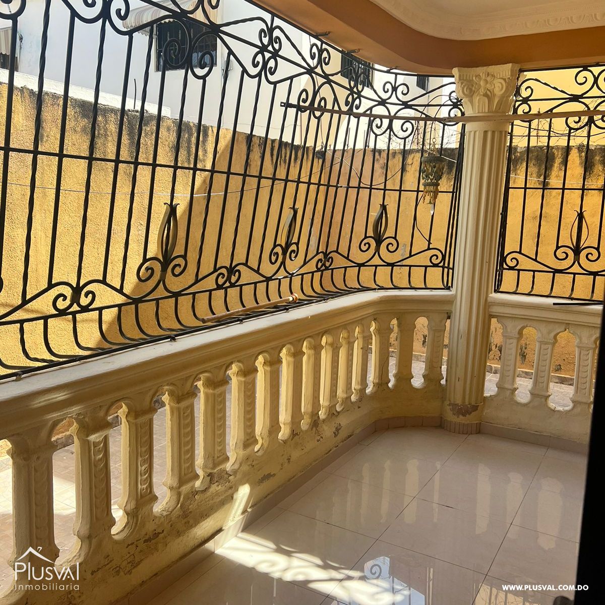 Casa en venta en Santo Domingo Este, mas una segunda casa con jacuzzi en el segundo piso. 381763