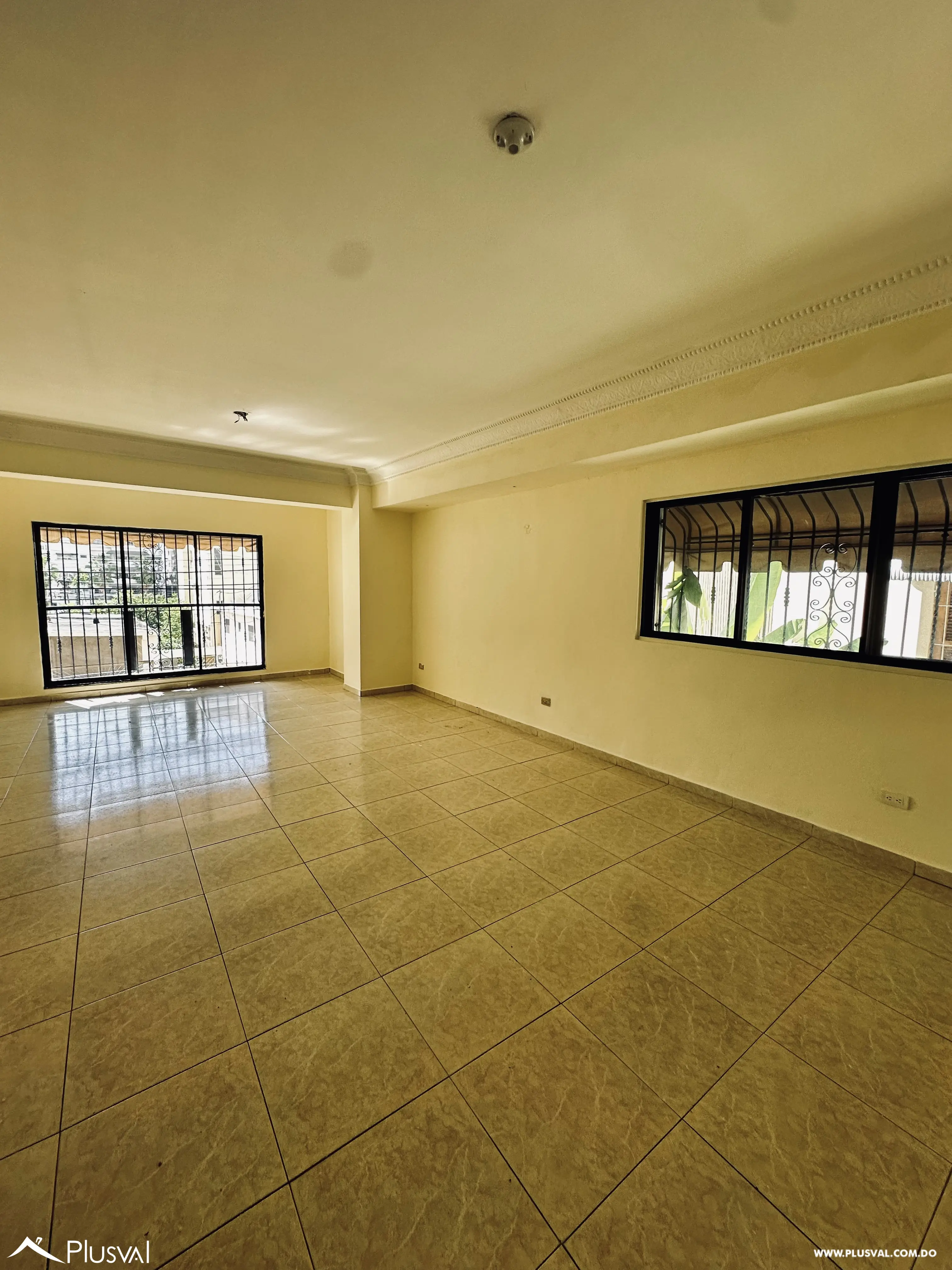 Apartamento de 3 habitaciones en Renacimiento 481977