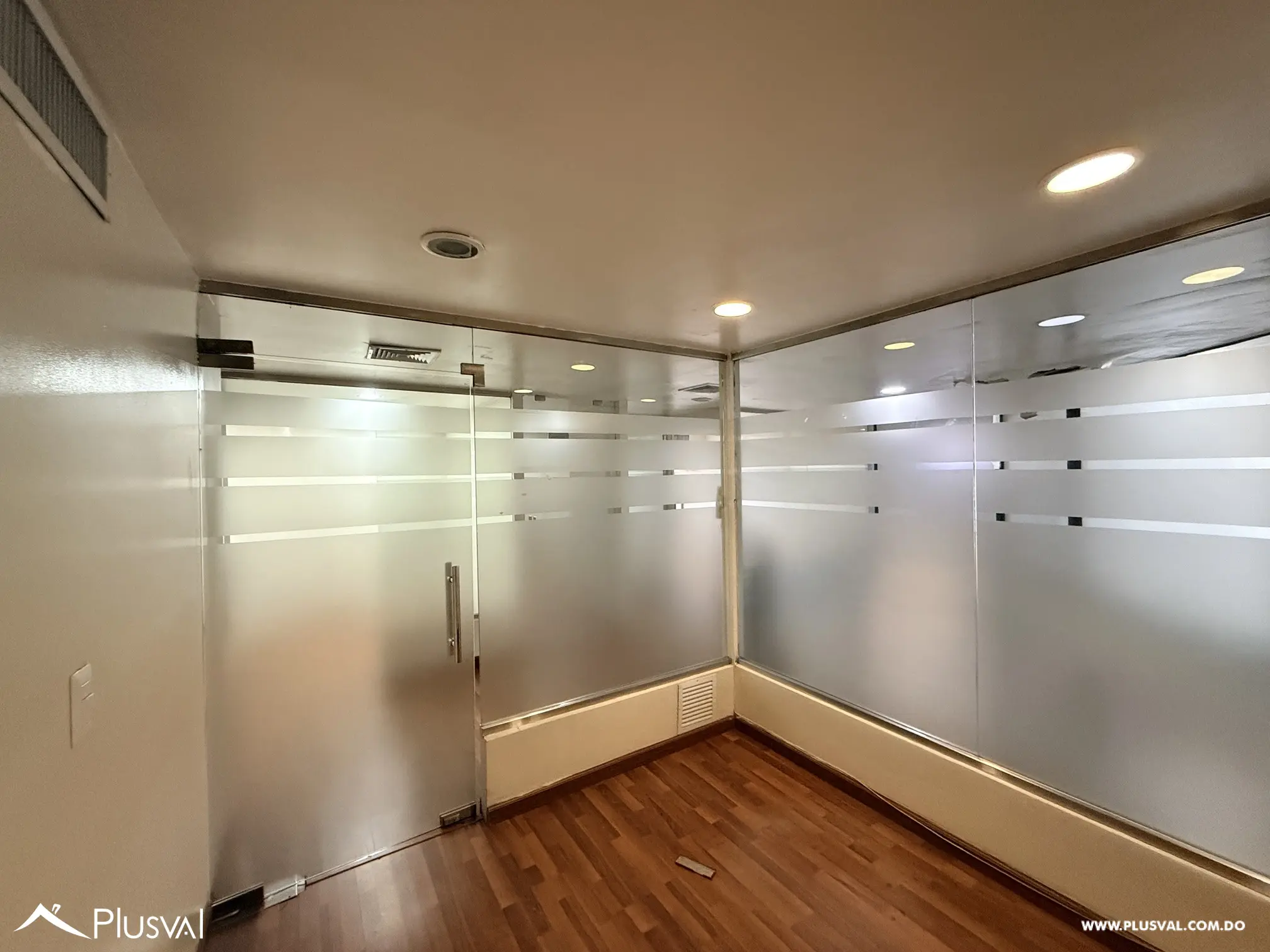 Alquiler de Local de Oficinas en Piantini - 150mts2 y 300 Parqueos 503562