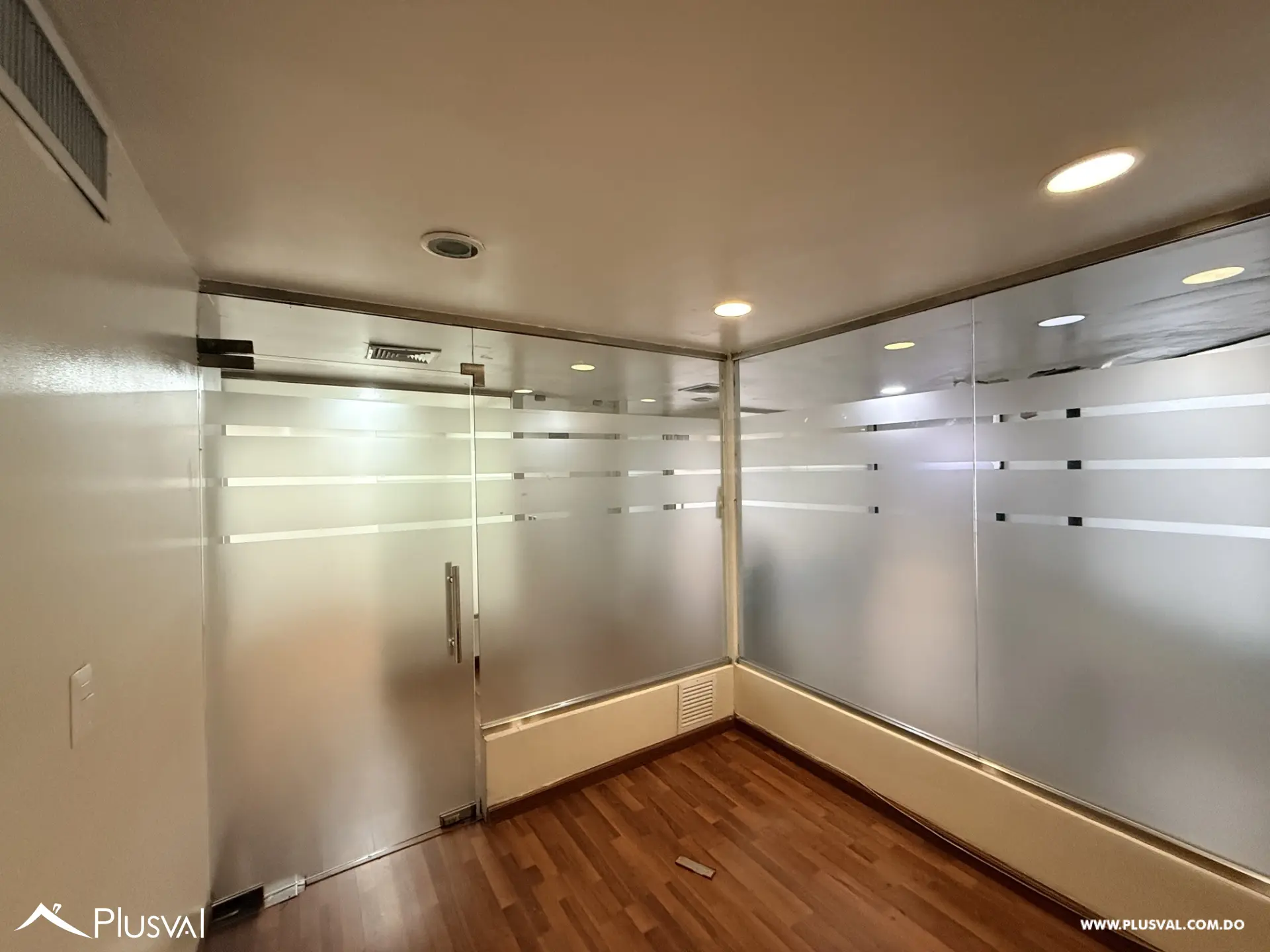 Alquiler de Local de Oficinas en Piantini - 150mts2 y 300 Parqueos 503562