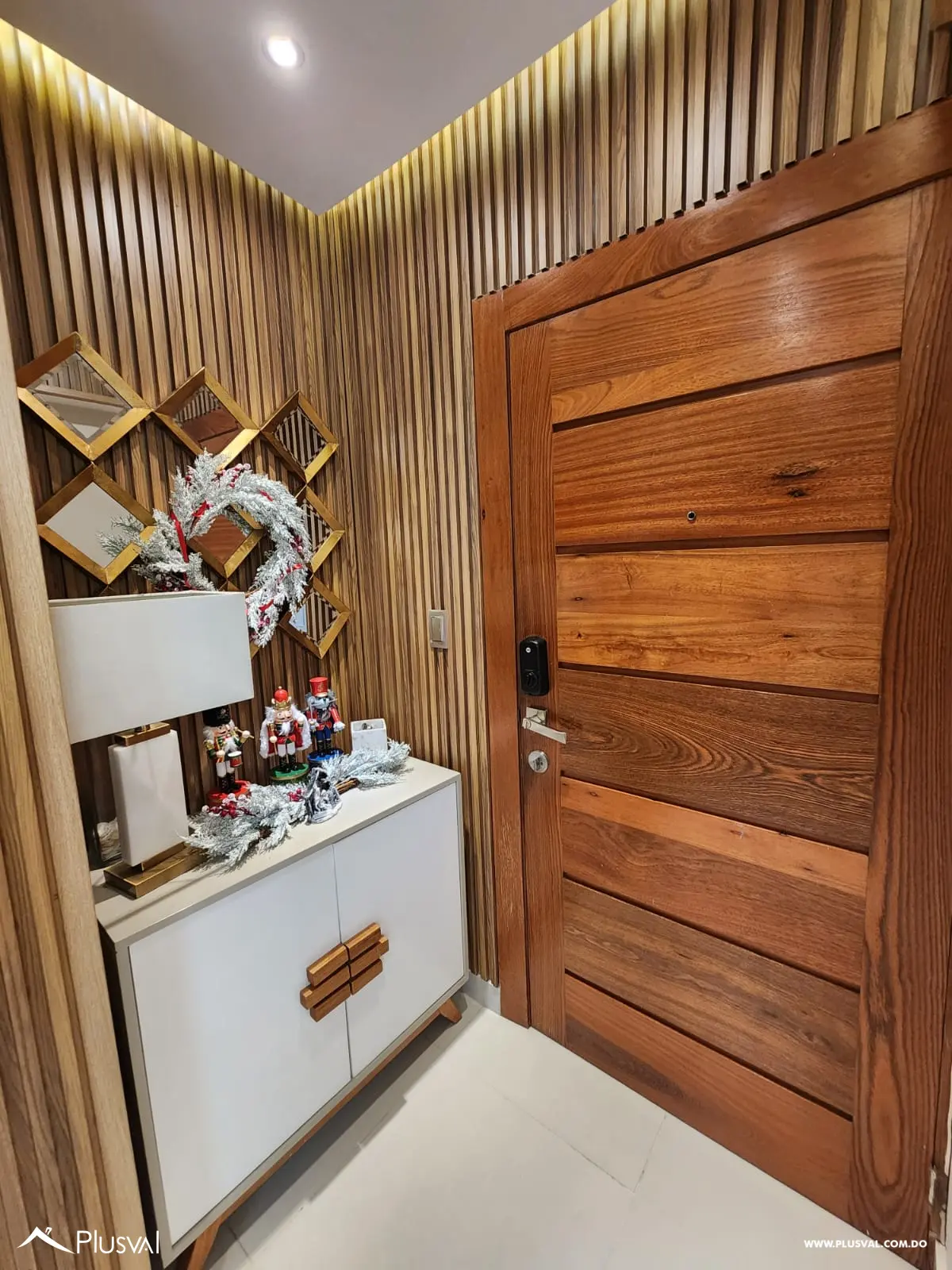 Apartamento de 3 habitaciones en  Evaristo Morales 480441