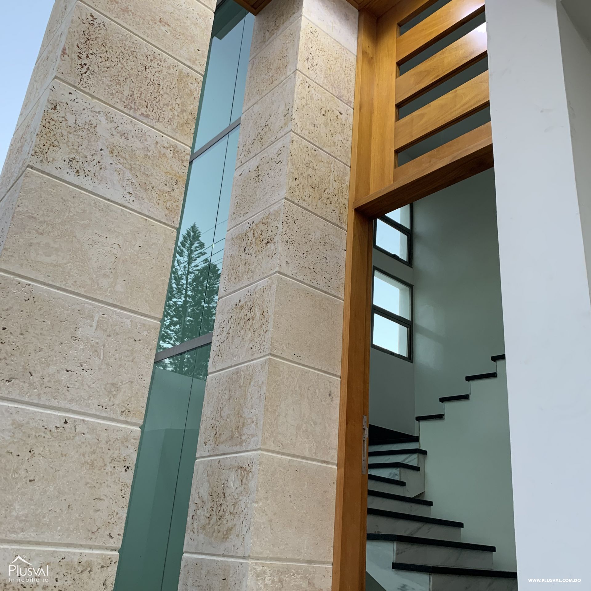 Casa nueva de tres niveles con terraza mirador 199080