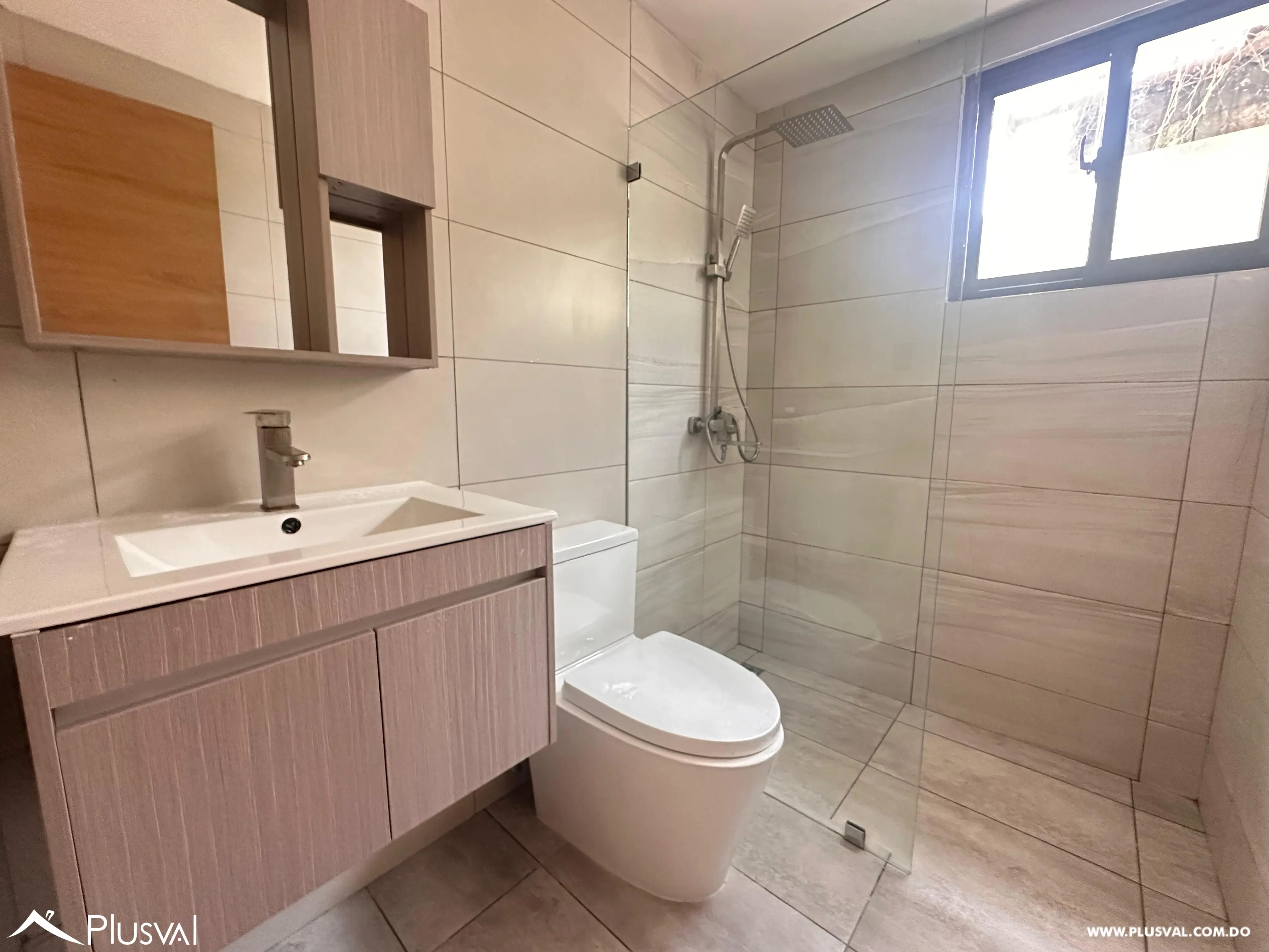 Apartamento  con patio privado en autopista san isidro 488040