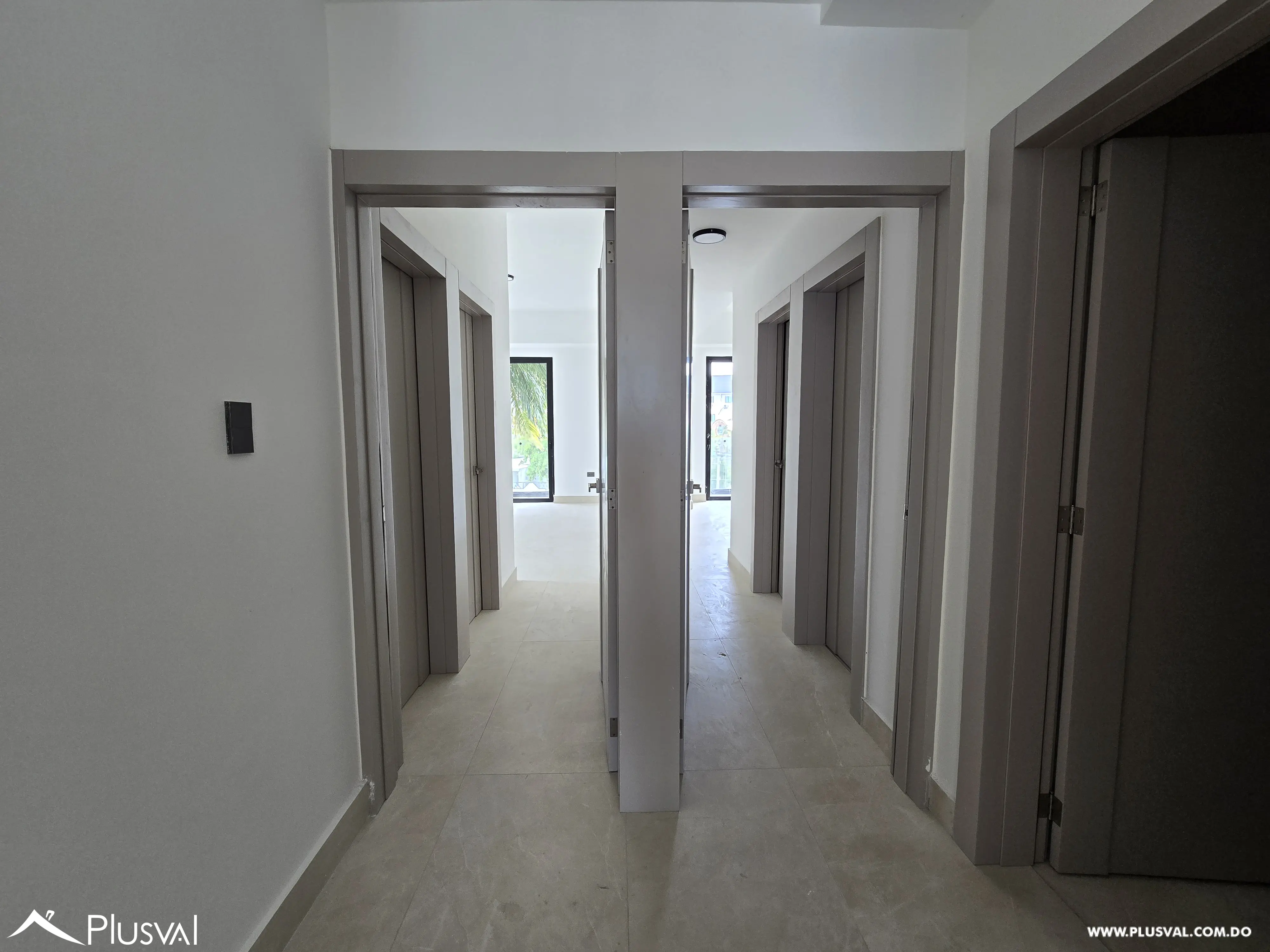 Apartamento en Venta Con terraza, Vistas Despejadas y Diseño Moderno 528411
