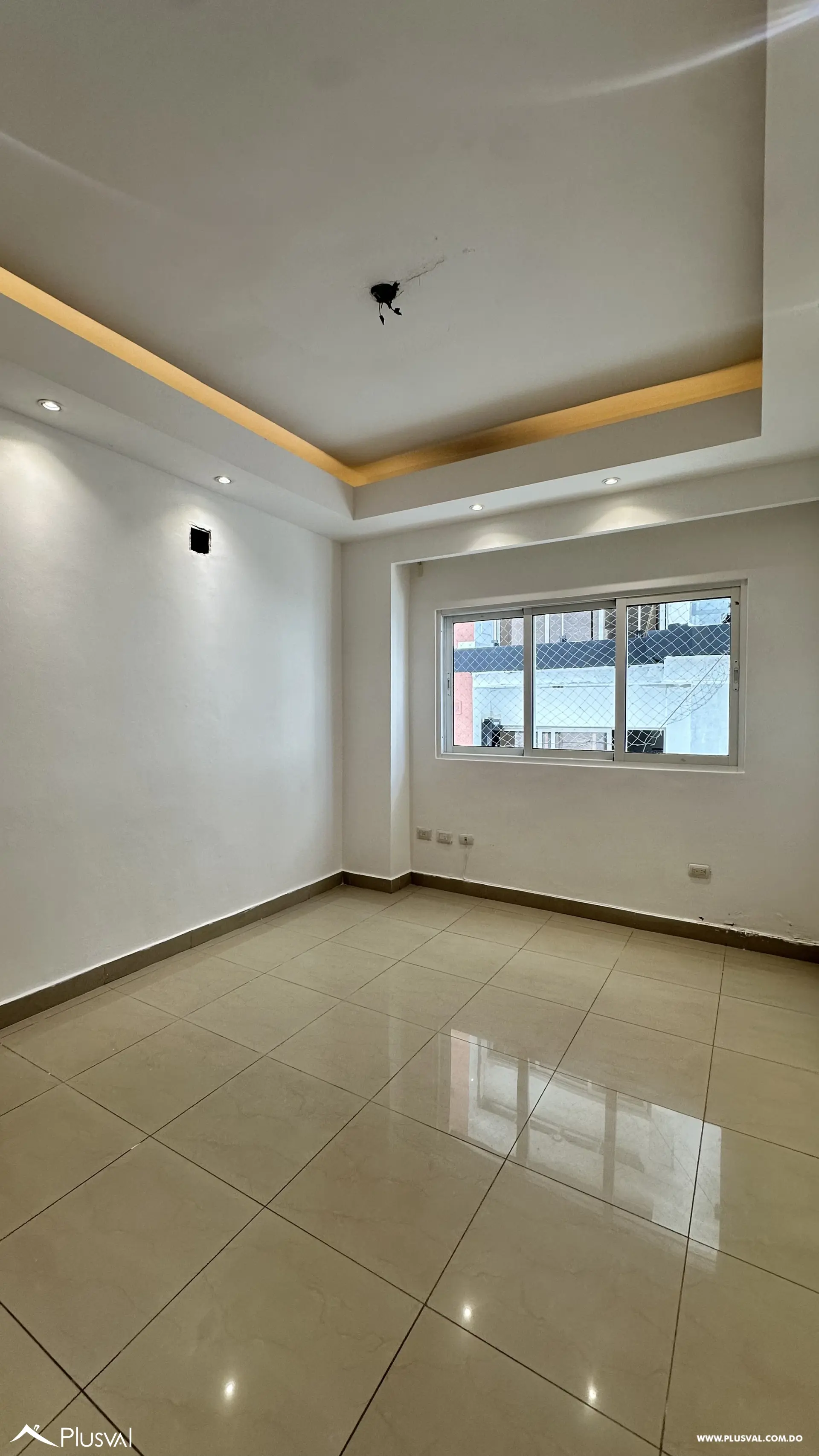 Apartamento en Venta de 3 Habitaciones en Evaristo Morales con 2 Parqueos 518294