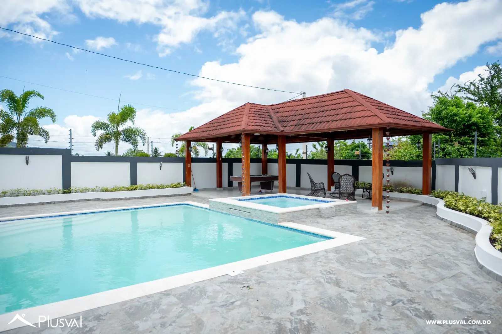 Villa de dos Niveles en Venta en Residencial Cerrado 520726