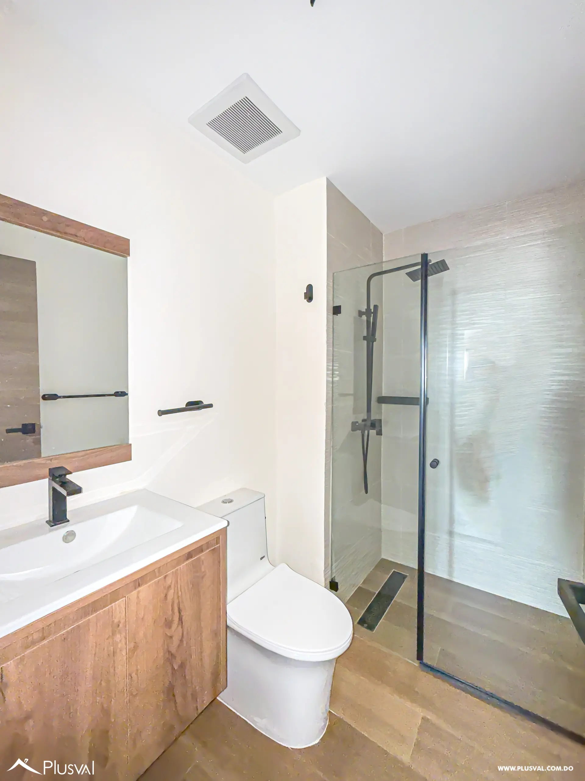Apartamento de 1 Habitación en Venta en Naco – Piso 13 con Línea Blanca y Amenidades 490971