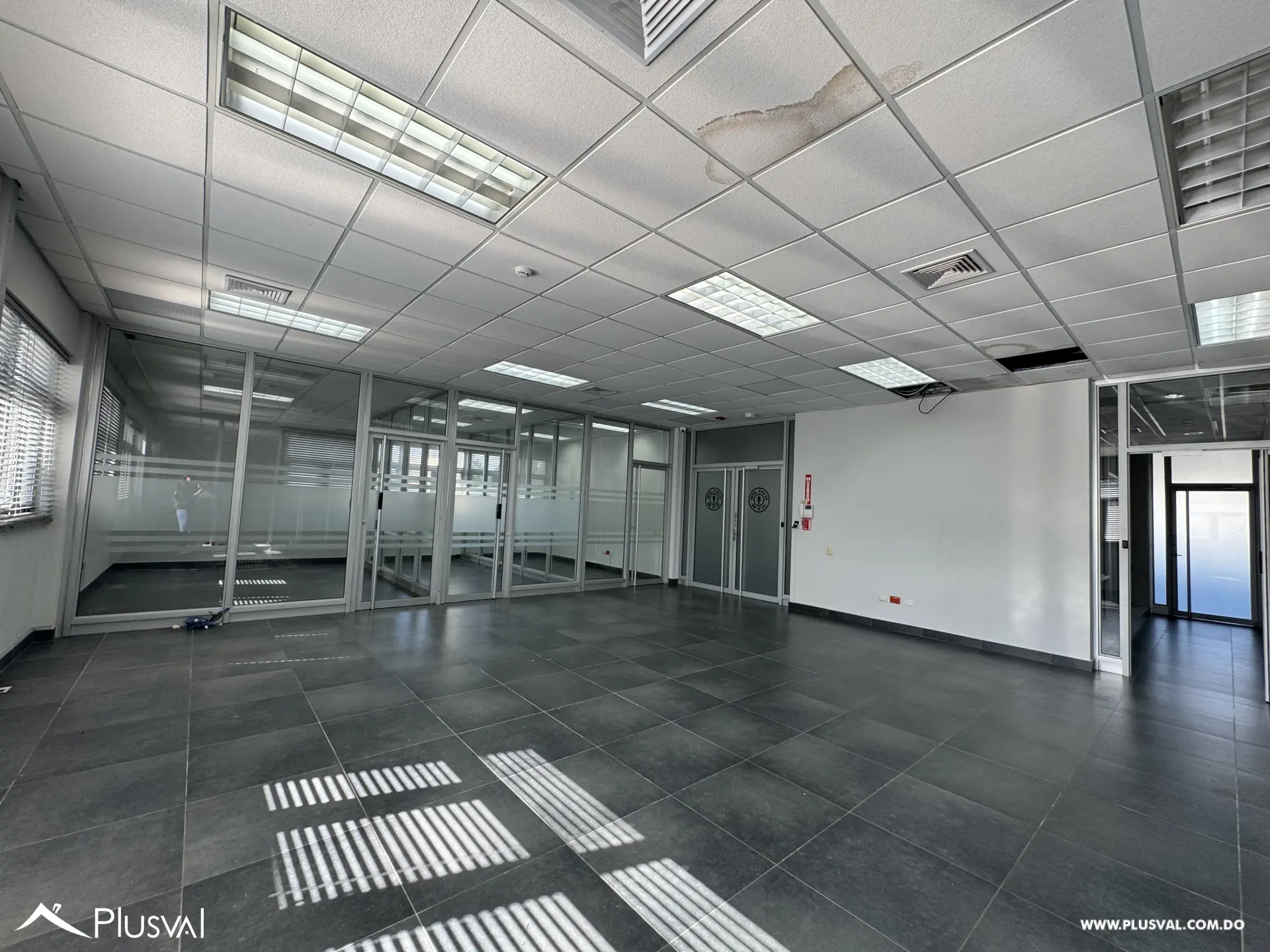 Edificio Comercial En Alquiler 496928