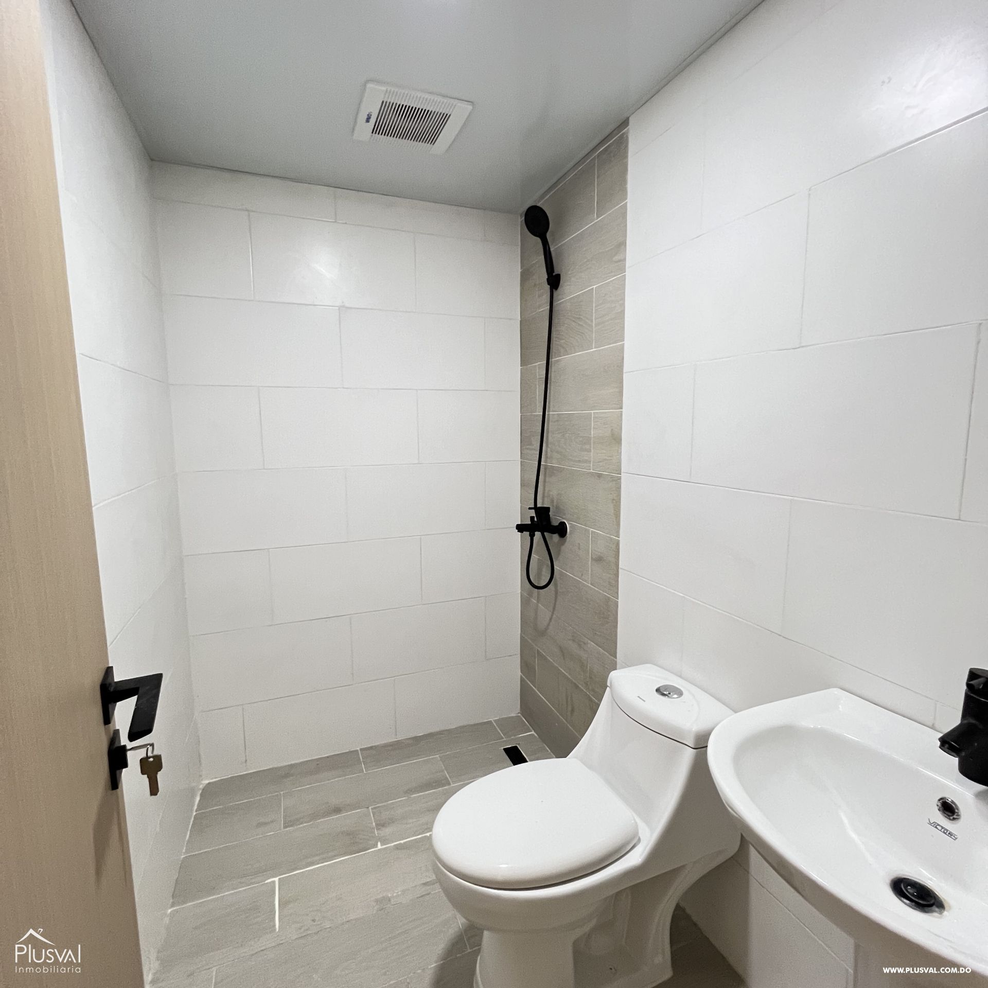 Apartamento con terraza de 80 Mt2 de venta en la AV. Jacobo Majluta 415410