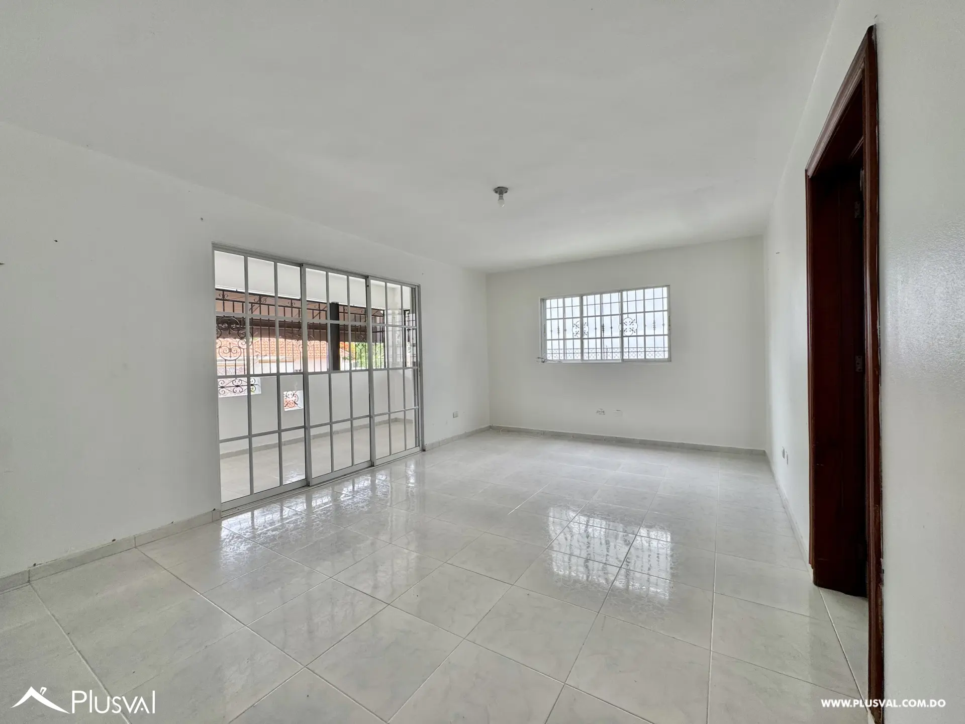 Alquilo Hermosa Casa de 2 Niveles en Resicencial El Ducado- Altos de Arroyo Hondo 518216