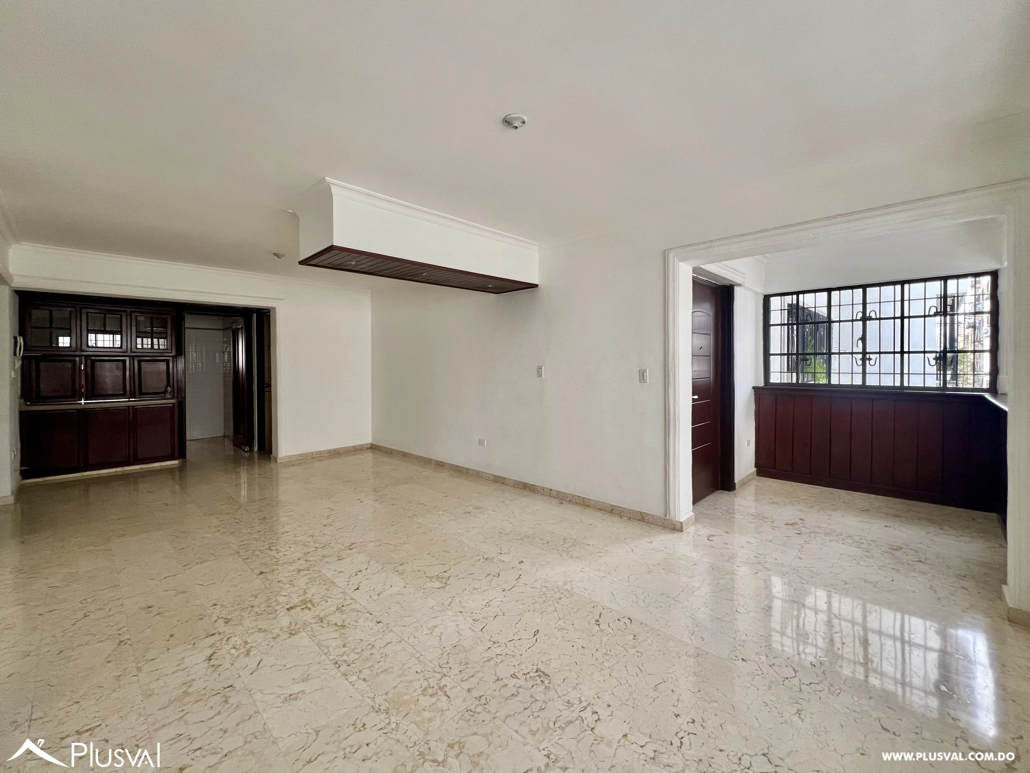 Apartamento con Estudio en Alquiler  Ens. Paraíso 461521