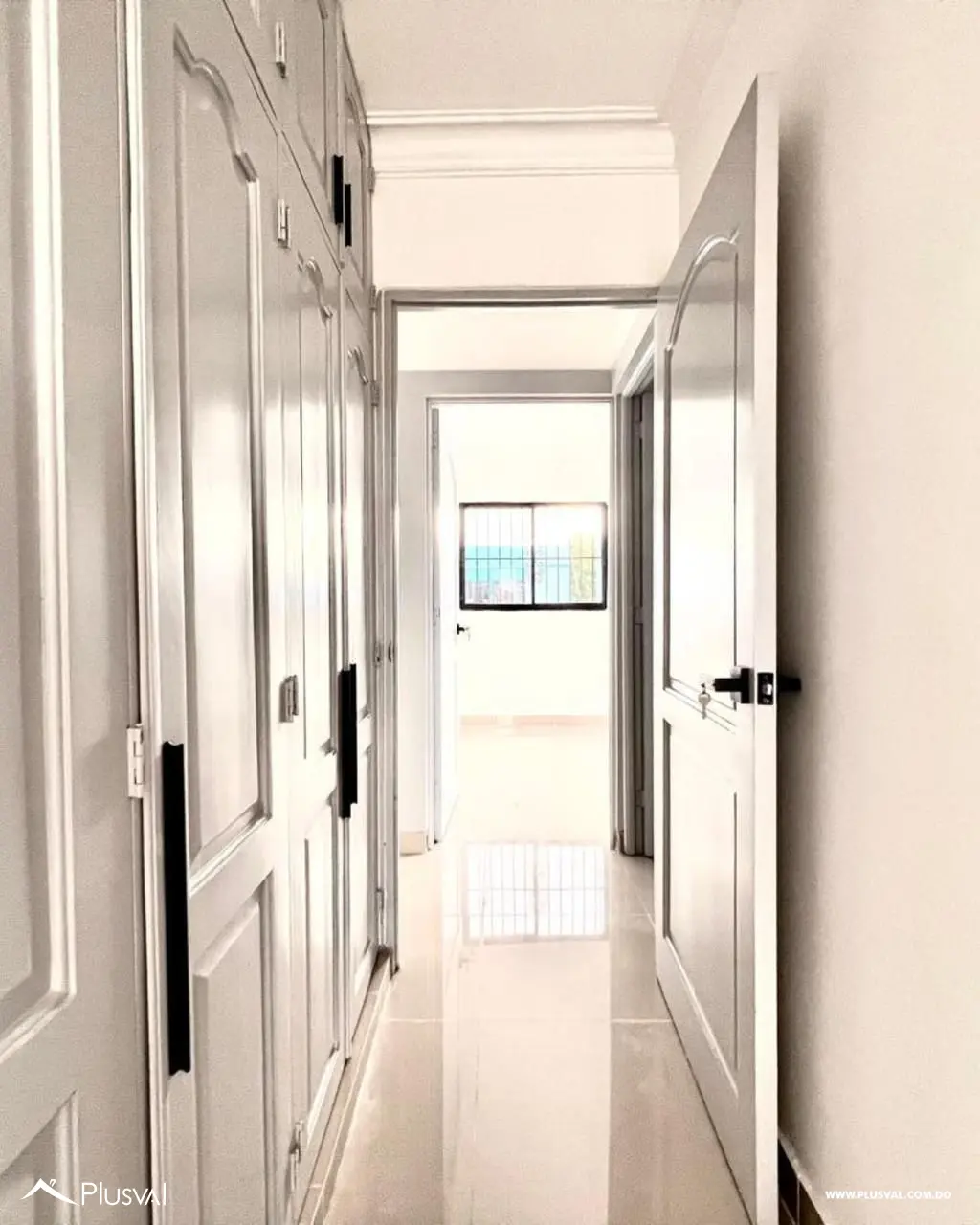 Apartamento Renovado en Venta de 3 hab. en Santiago 502306