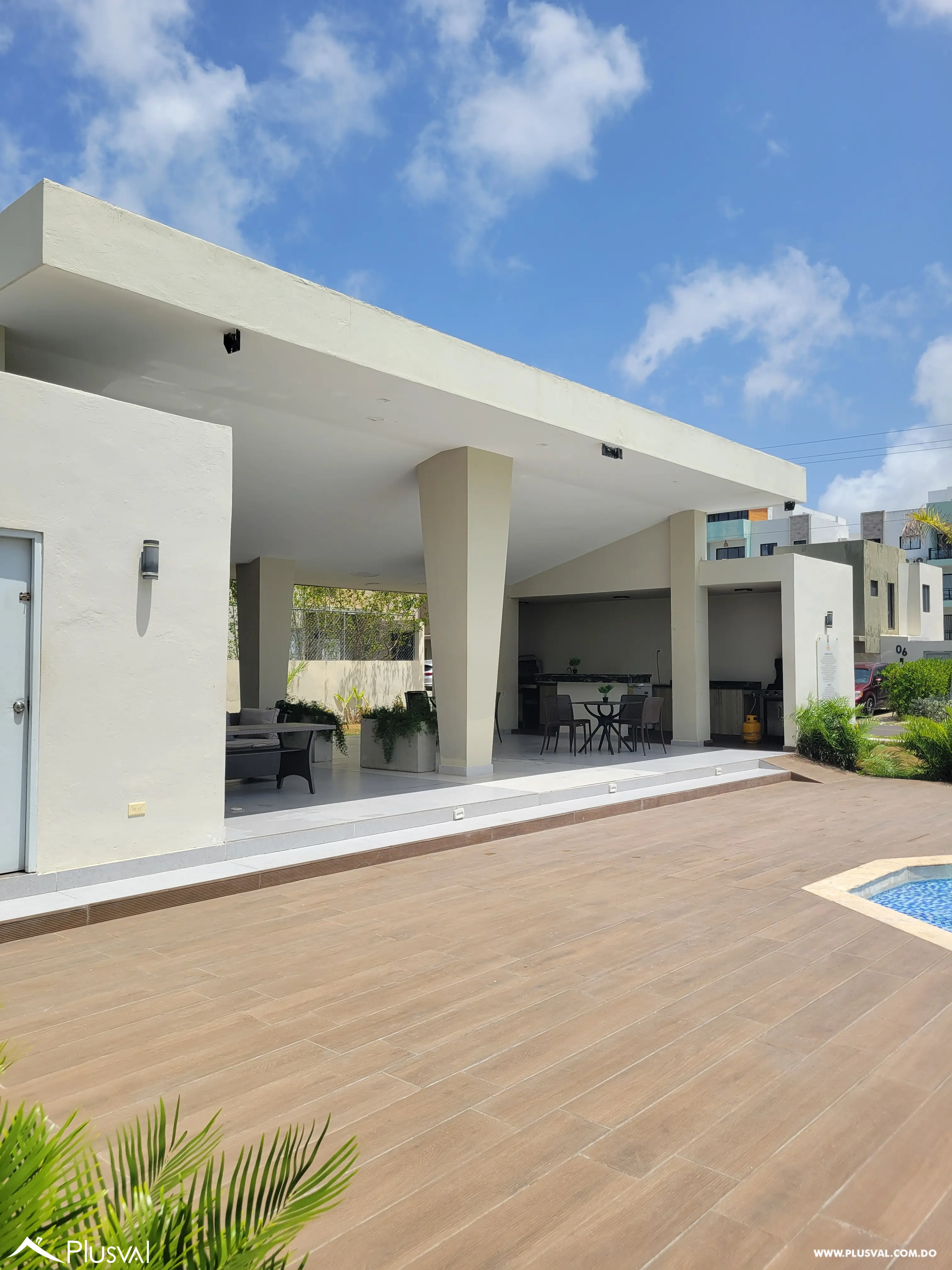 Villa Amueblada de 3 Habitaciones en Punta Cana con Jacuzzi y Patio Privado 523373