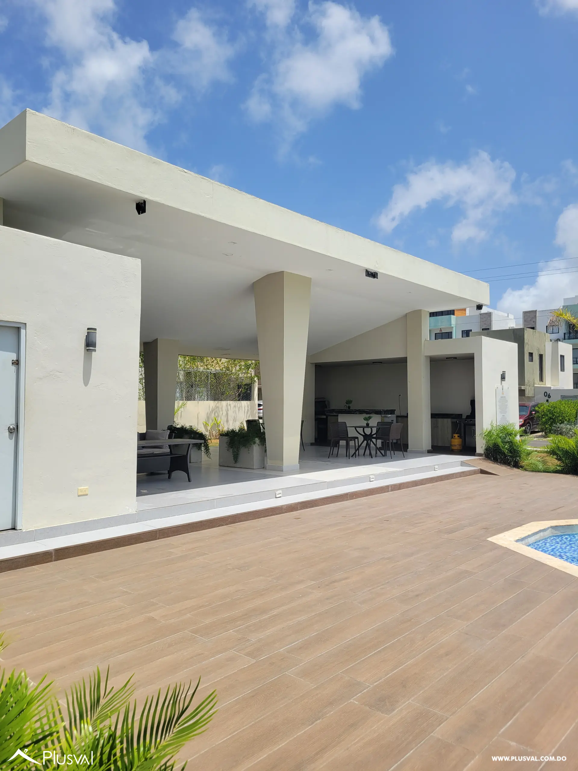 Villa Amueblada de 3 Habitaciones en Punta Cana con Jacuzzi y Patio Privado 523373