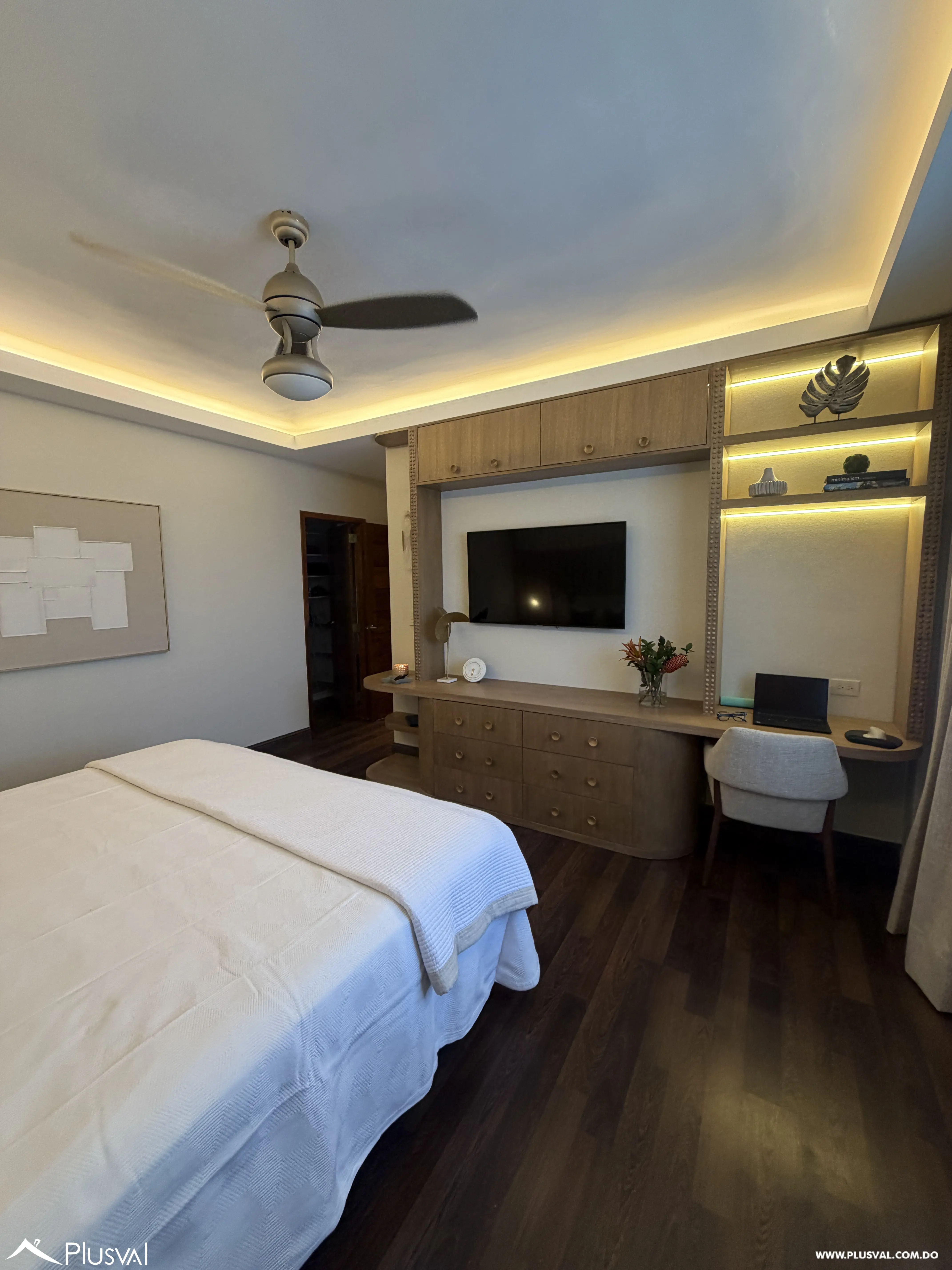 Apartamento en alquiler de 2 habitaciones mas estudio Amueblado en Piantini 520650