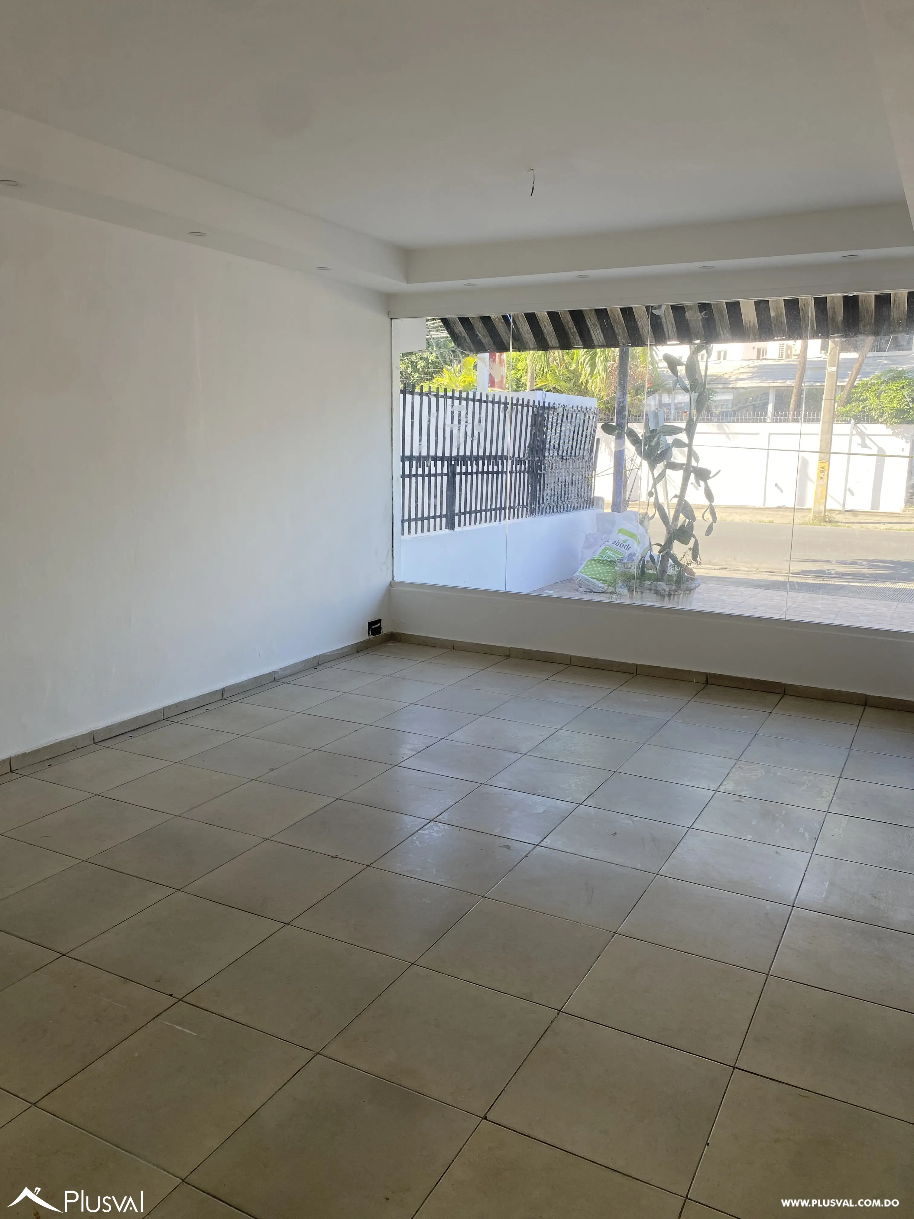 Casa de dos niveles  en alquiler en los prados 477090