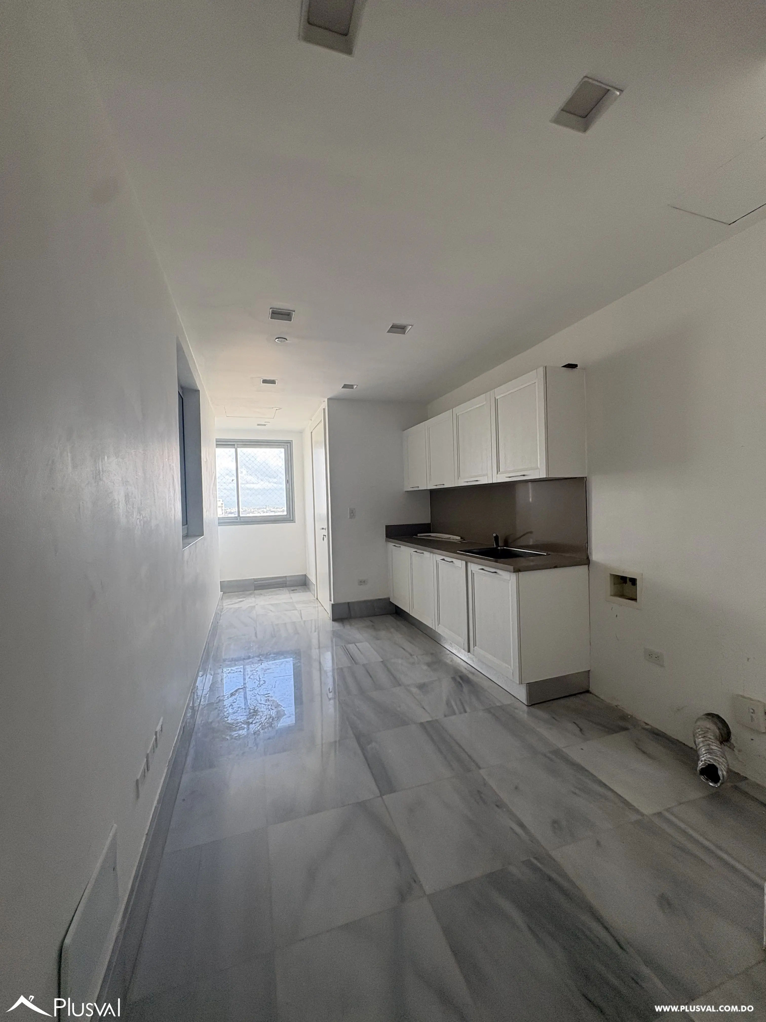 Lujoso apartamento en venta en plena Anacaona en piso alto 482002