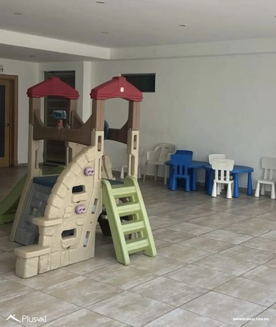 Amplio apartamento de 2 habitaciones en venta en Evaristo morales 493093