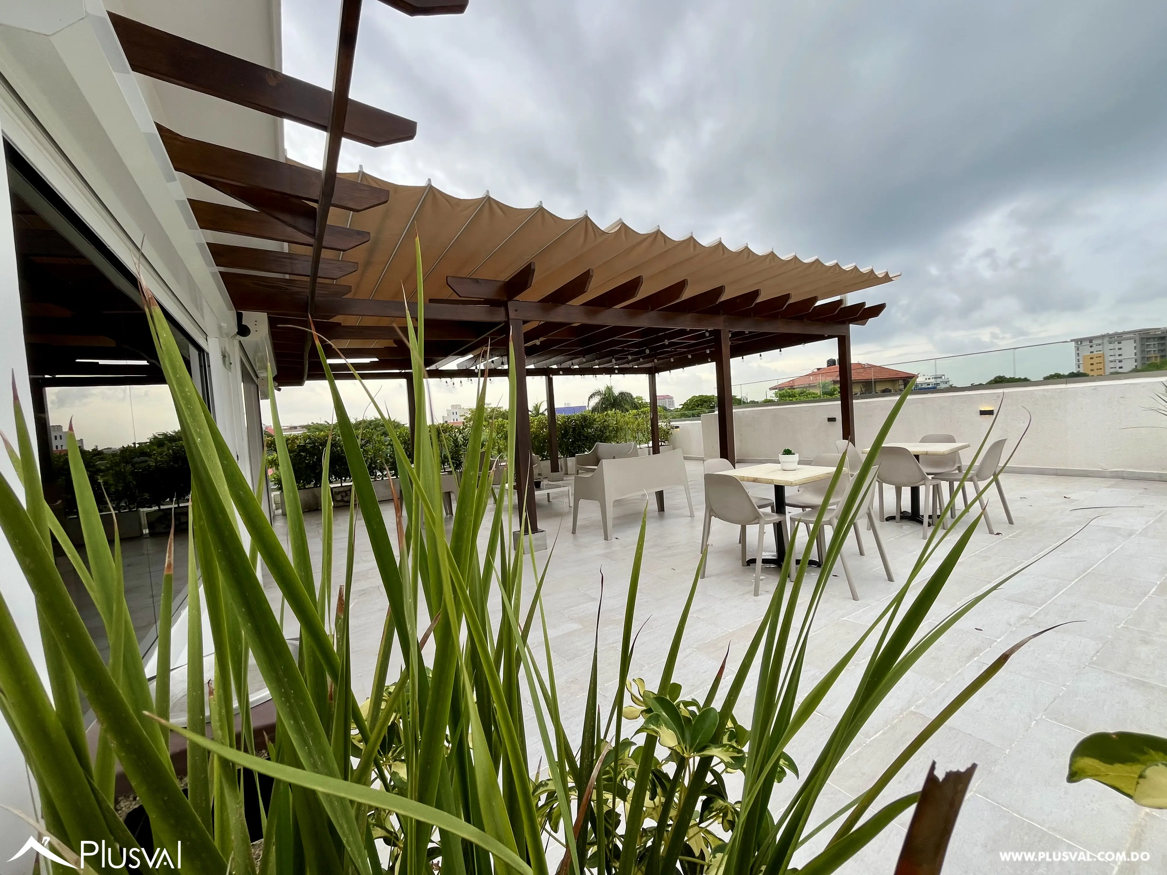 Terraza rooftop con piscina en alquiler en Gazcue 468487