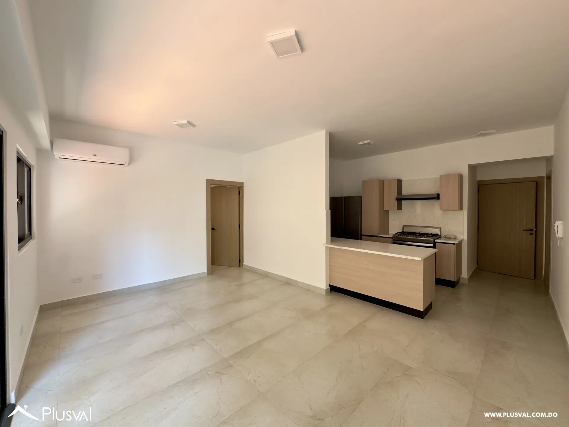 Alquilo apartamento de 1 habitacion con 2 parqueos en Evaristo Morales. 484190