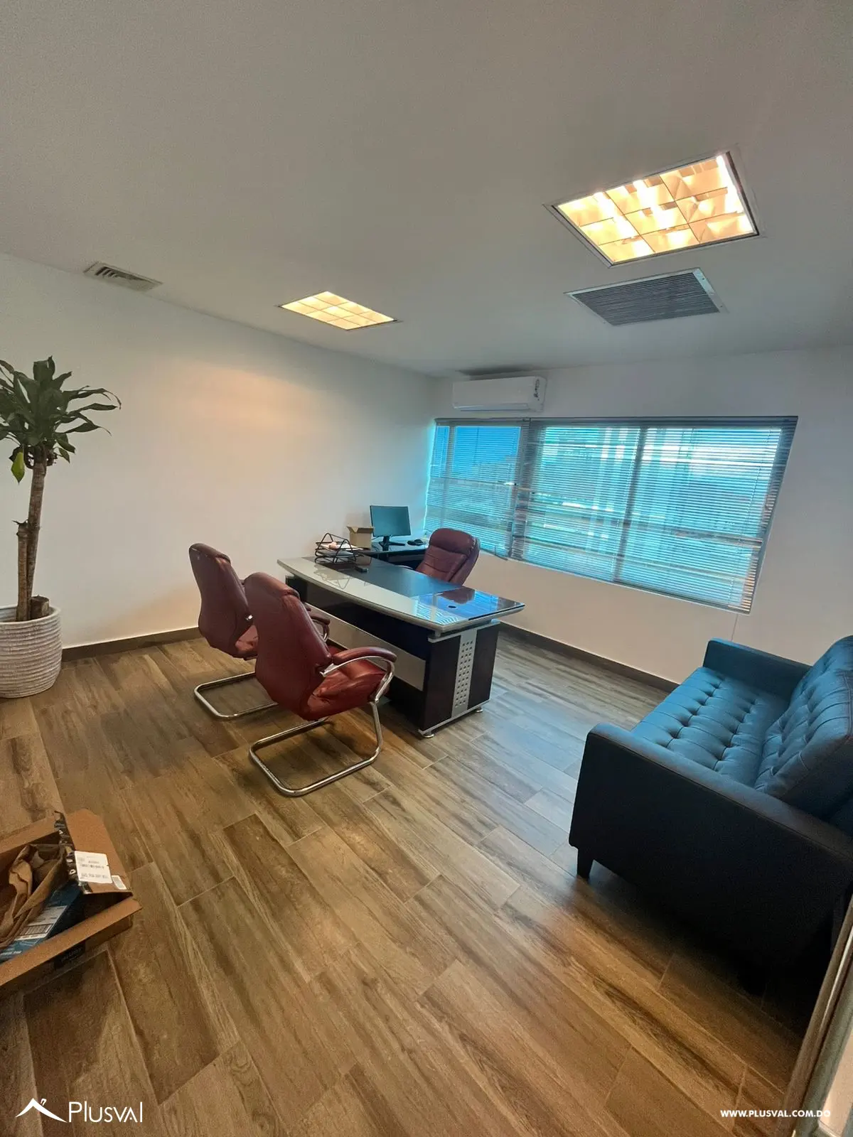 Local Oficinas Corporativas en La Esperilla 525008