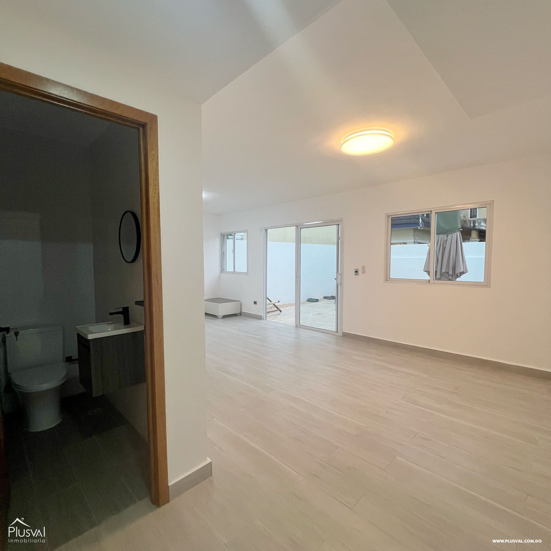 Espaciosa casa de dos niveles en renta en el paraiso de Punta Cana 373694