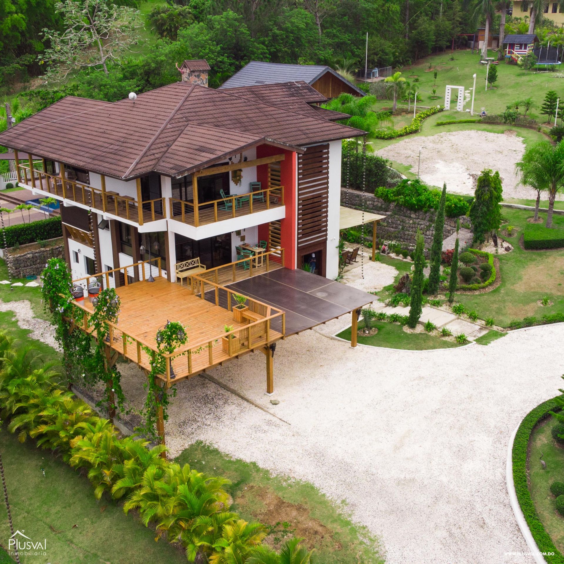 Hermosa Villa en Venta con Vistas de montañas en Mata de Plátano. 303834