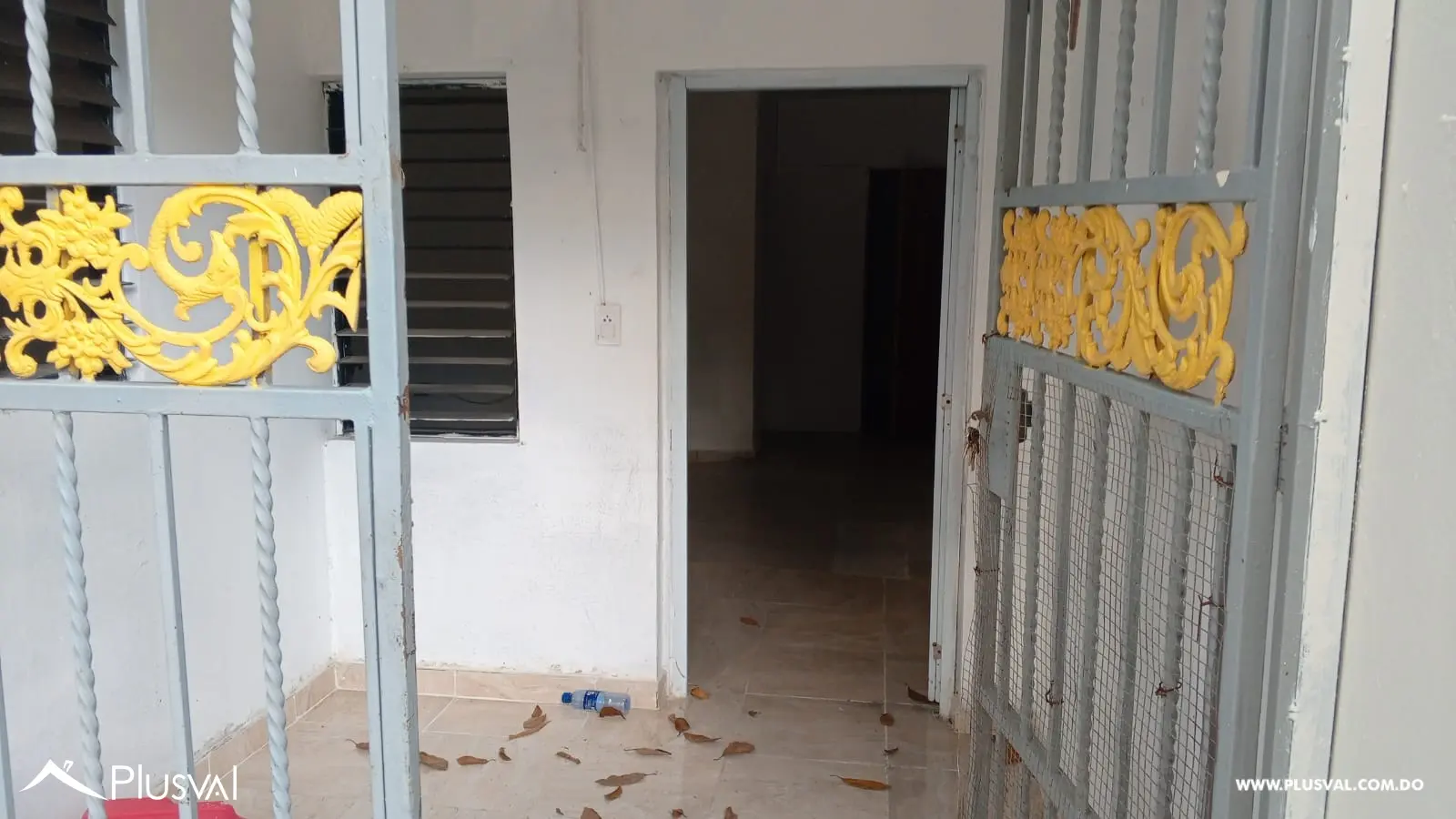 Casa con amplio terreno en Sol de Luz, ideal para uso comercial o desarrollo 499324