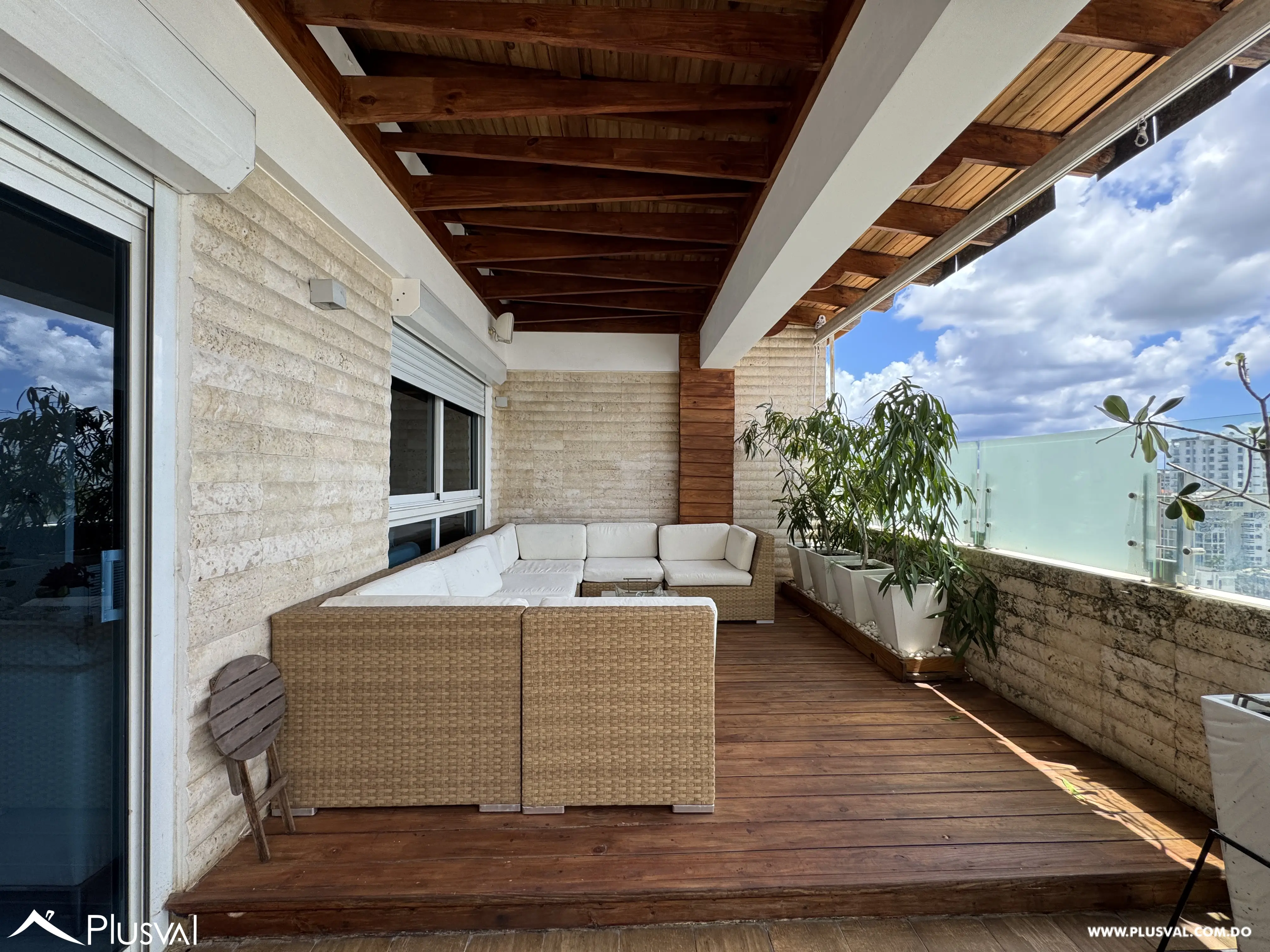 Apartamento amueblado en alquiler en Evaristo Morales | 3 habitaciones, terraza con jacuzzi, 2 parqueos 497267