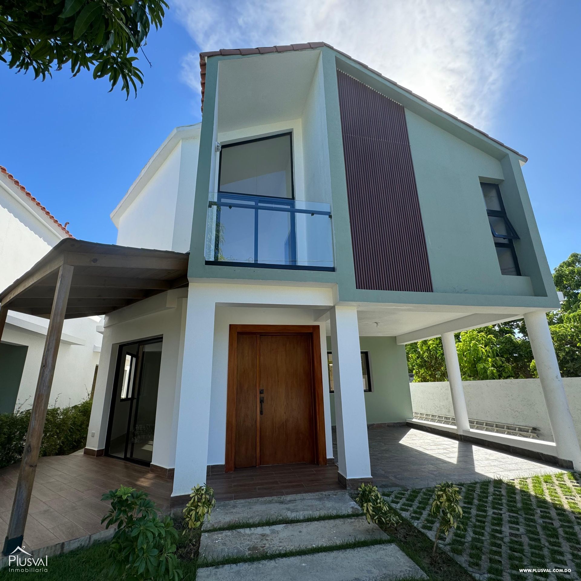 Villa de dos niveles con Piscina en venta ubicada en el corazón de Cabarete, a pocos minutos de la playa 385516
