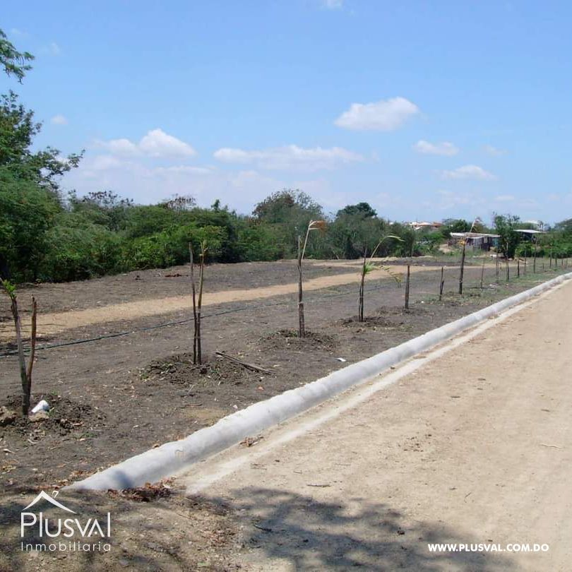 Solar de 220 m² en Ubicación Estratégica con Potencial Ilimitado Cerca de Todo 437598