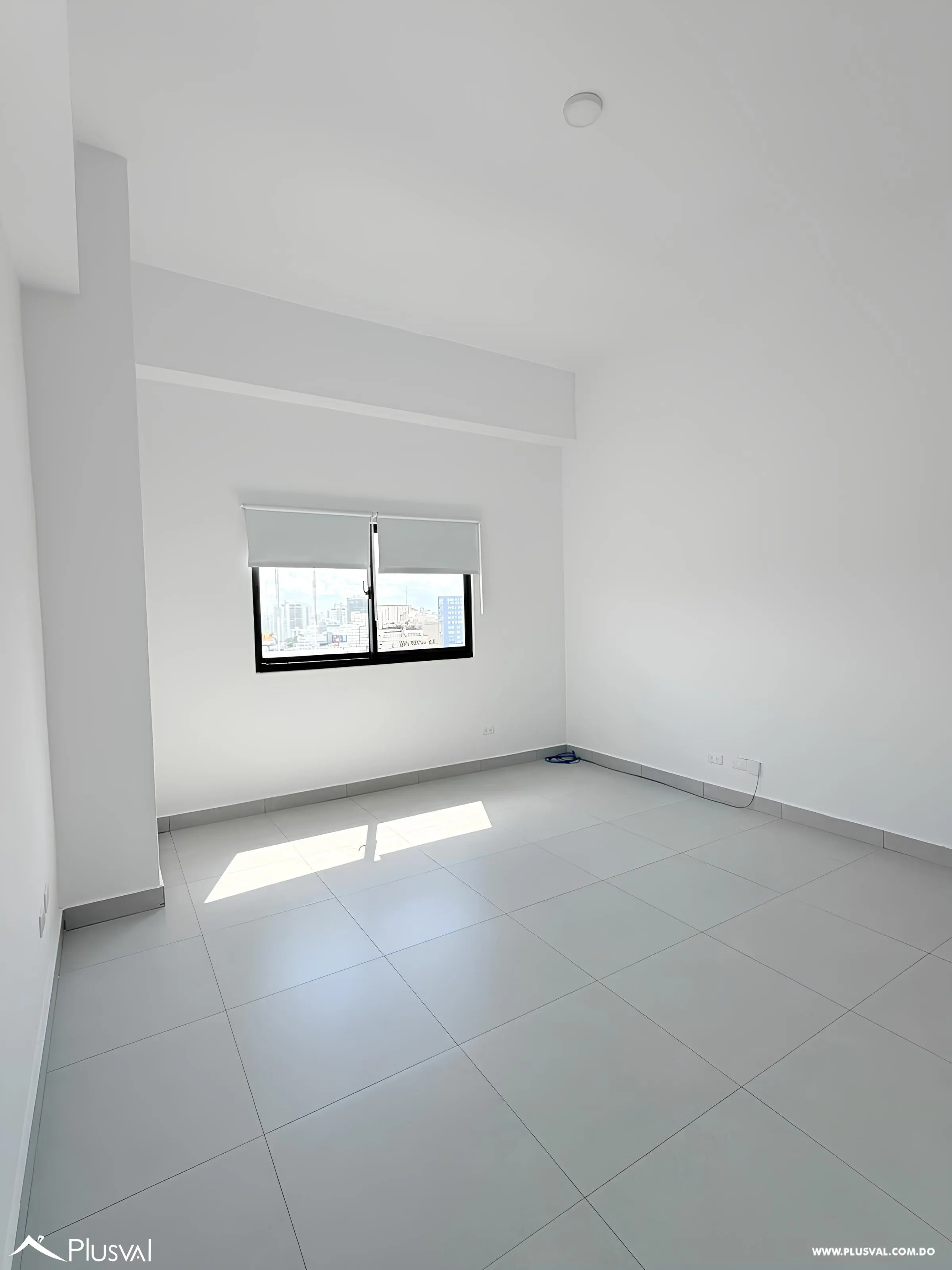 Apartamento piso alto con LB completa 520847