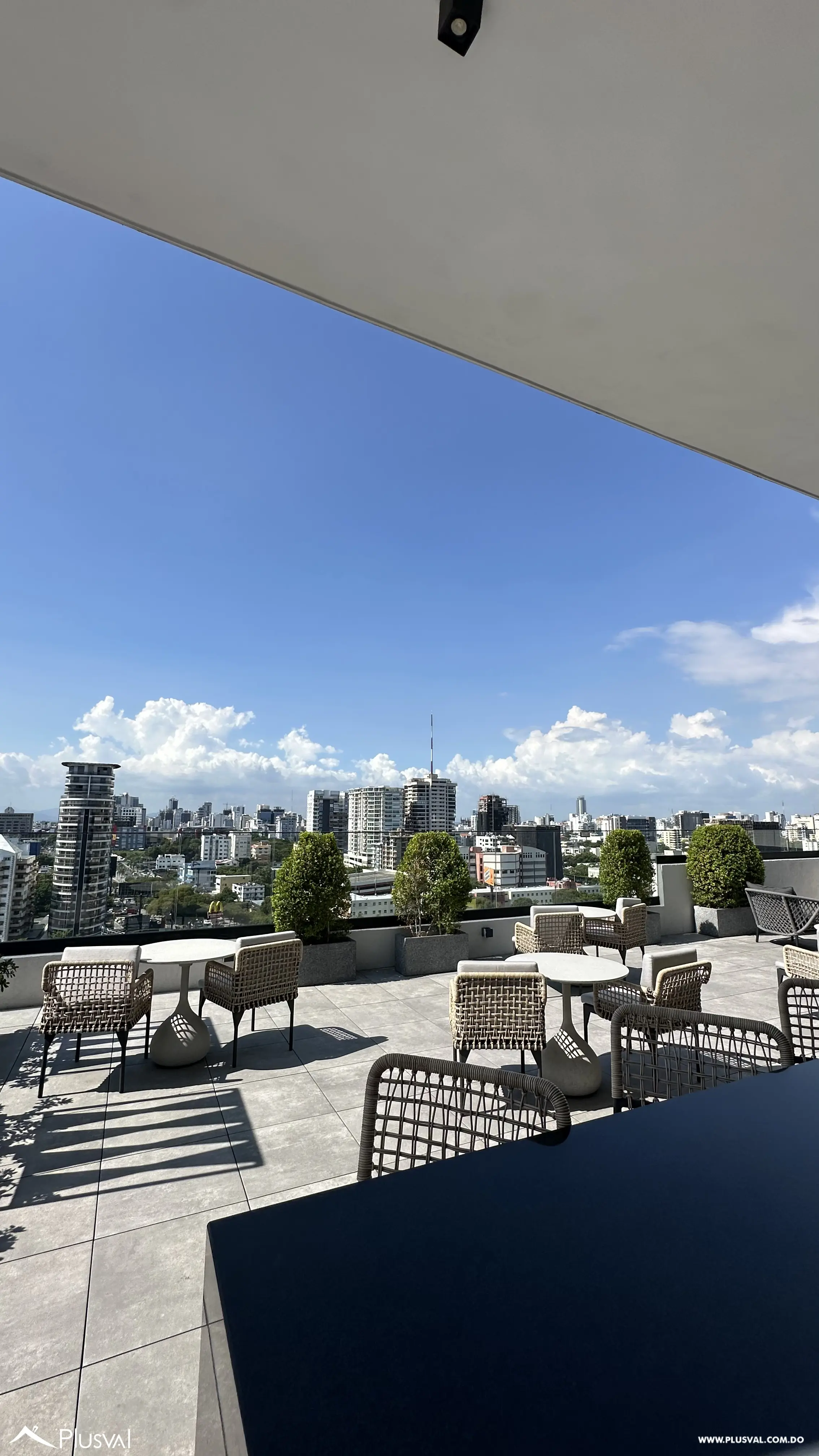 Apartamento en renta en Bella Vista 3 habitaciones, 2 parqueos y áreas sociales 462870